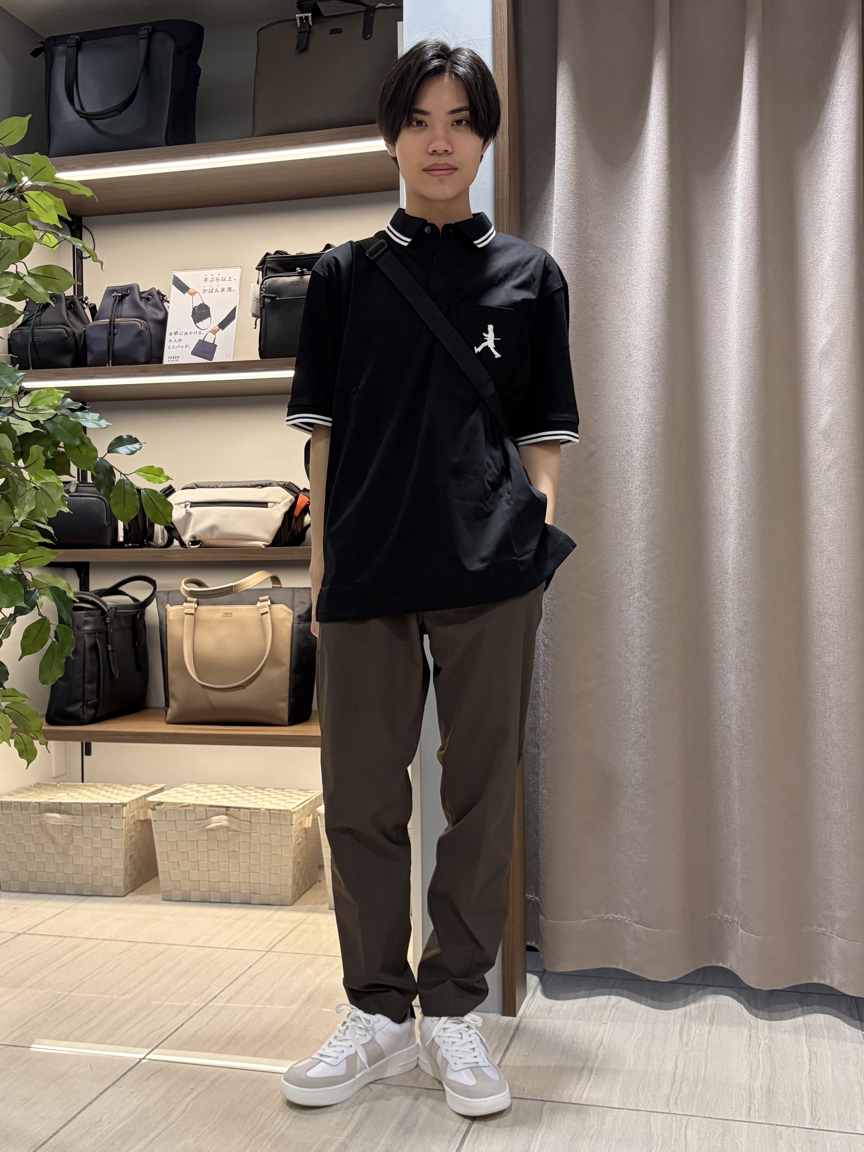 hiroさんの「TAKEO KIKUCHI｜3Dナイロン イージーパンツ」を使ったコーディネート