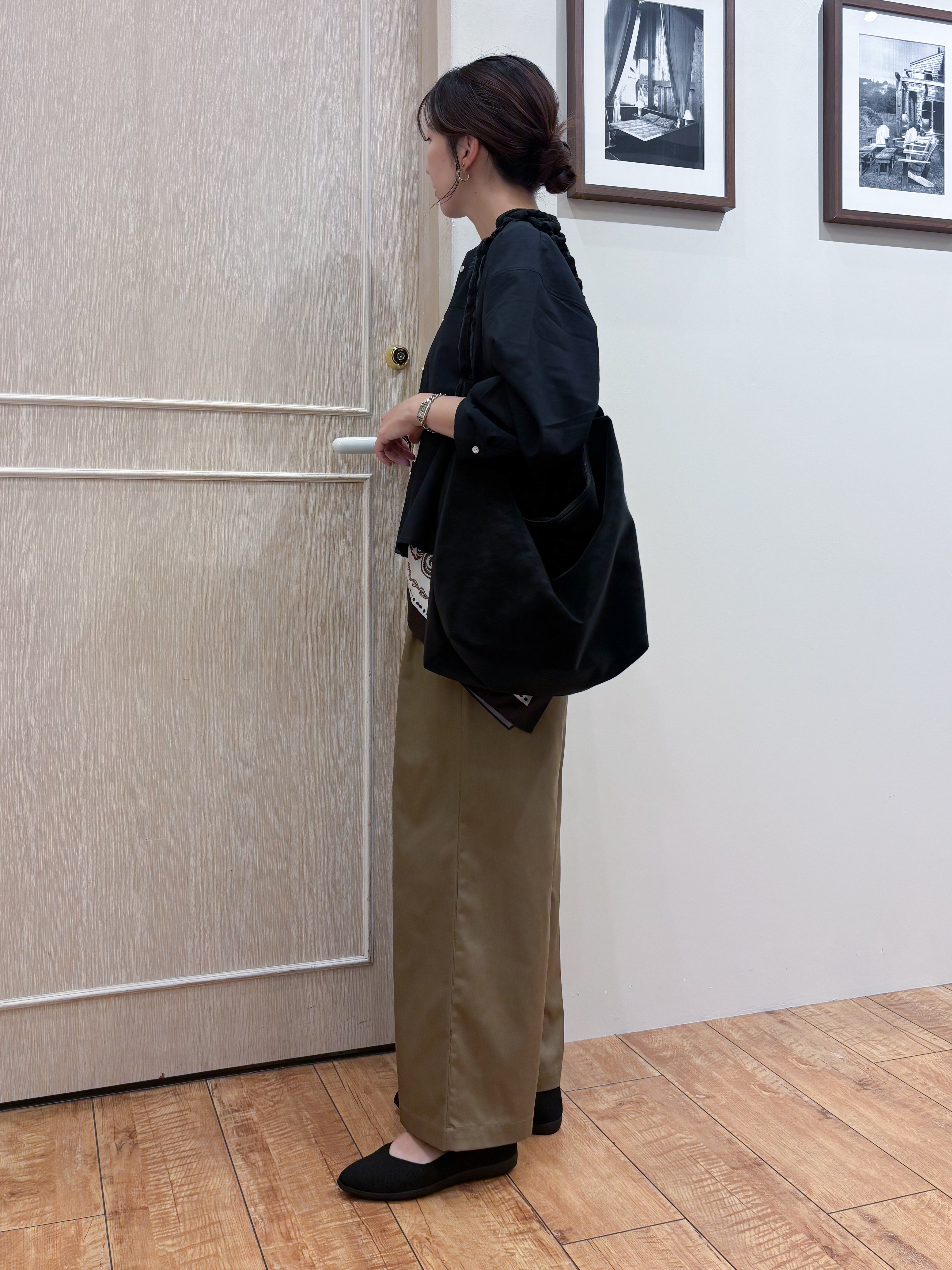 なみさんの「SHOO･LA･RUE｜【通気性〇/S-LL/洗濯機可】さらりと心地よい。ノーカラーシャツ」を使ったコーディネート