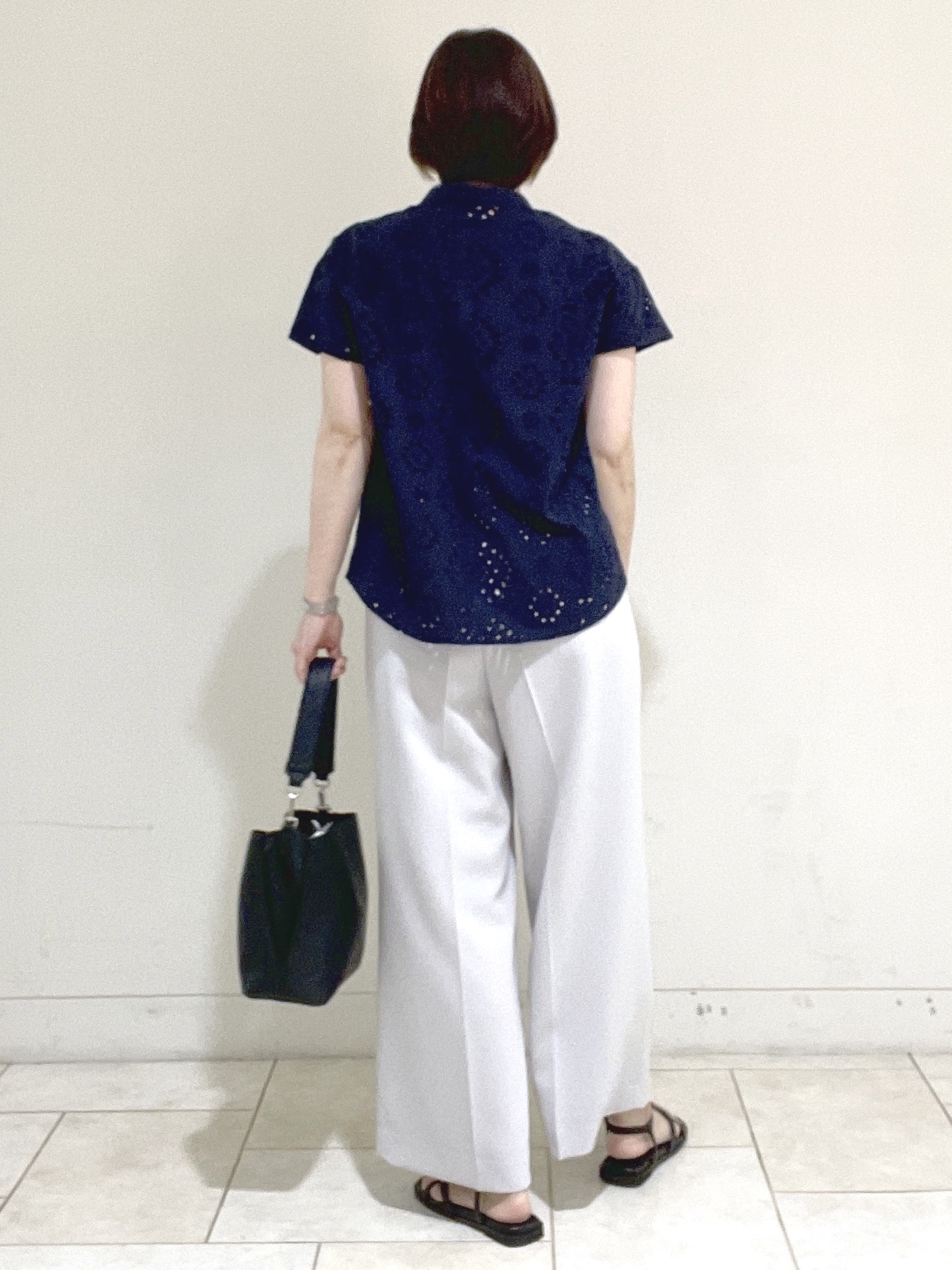 フミさんの「Reflect｜【通勤◎】カットワーク刺繍レース シャツブラウス」を使ったコーディネート