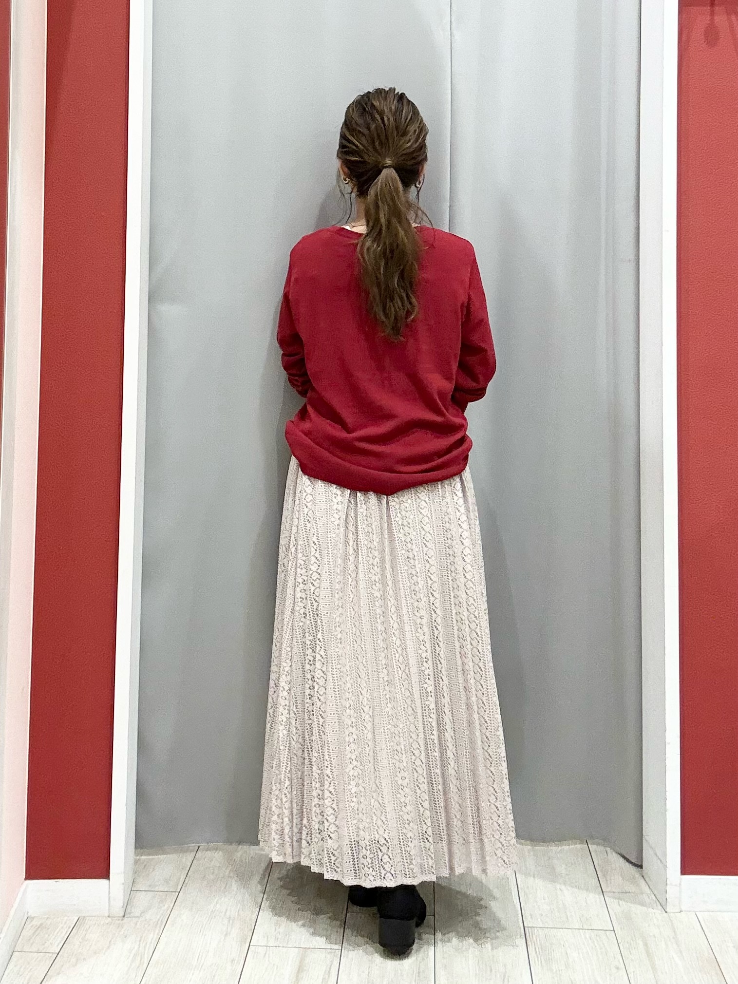 shioさんの「SHOO･LA･RUE｜【洗濯機可/S-LL】金ボタンが上品に。さらさらタッチカーディガン」を使ったコーディネート