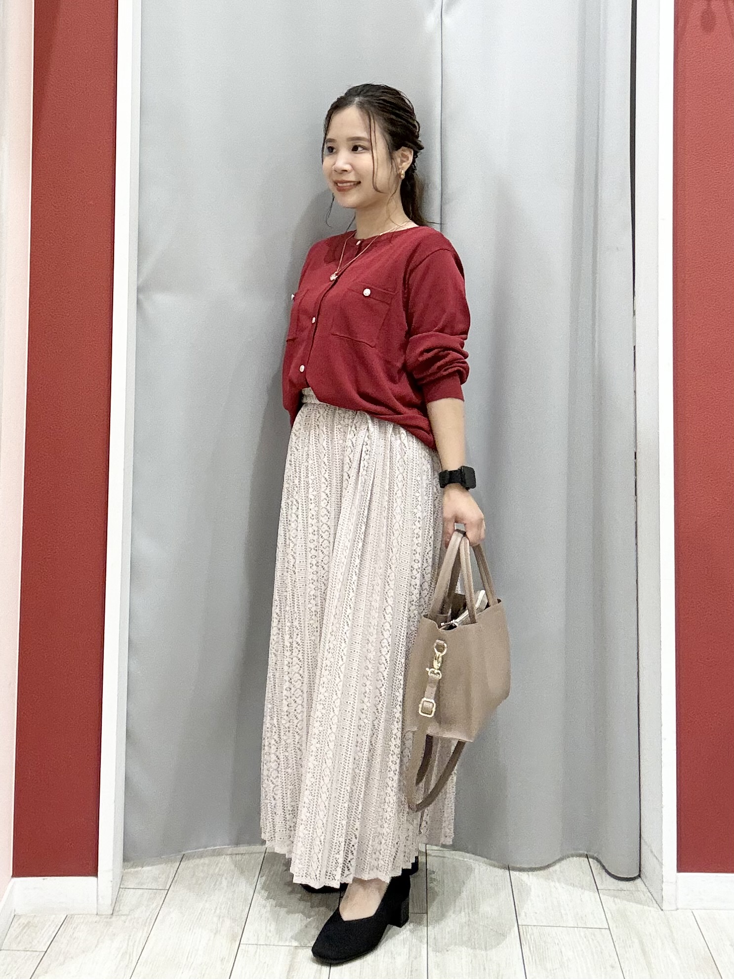 shioさんの「SHOO･LA･RUE｜【洗濯機可/S-LL】金ボタンが上品に。さらさらタッチカーディガン」を使ったコーディネート