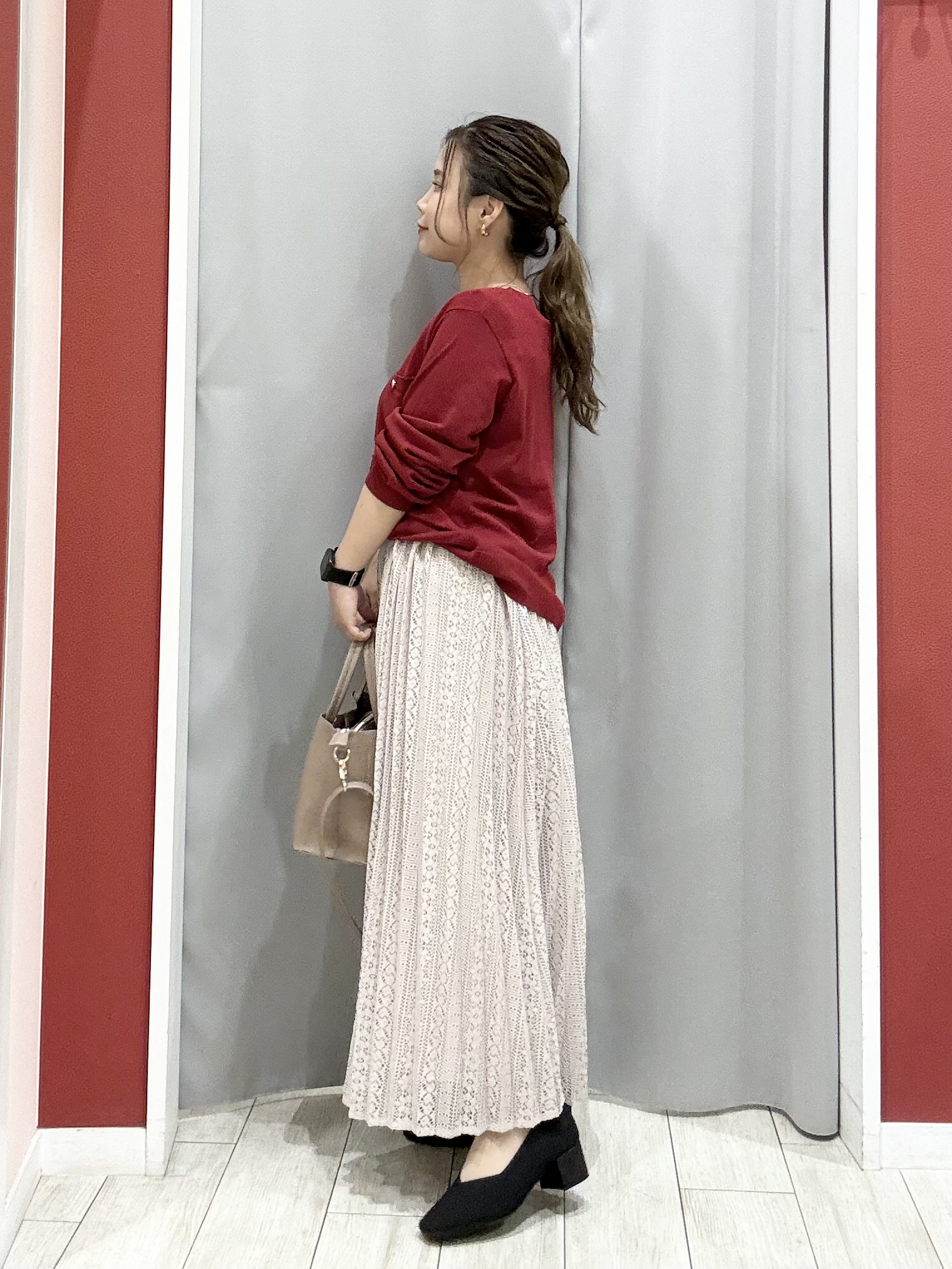 shioさんの「SHOO･LA･RUE｜【洗濯機可/S-LL】金ボタンが上品に。さらさらタッチカーディガン」を使ったコーディネート