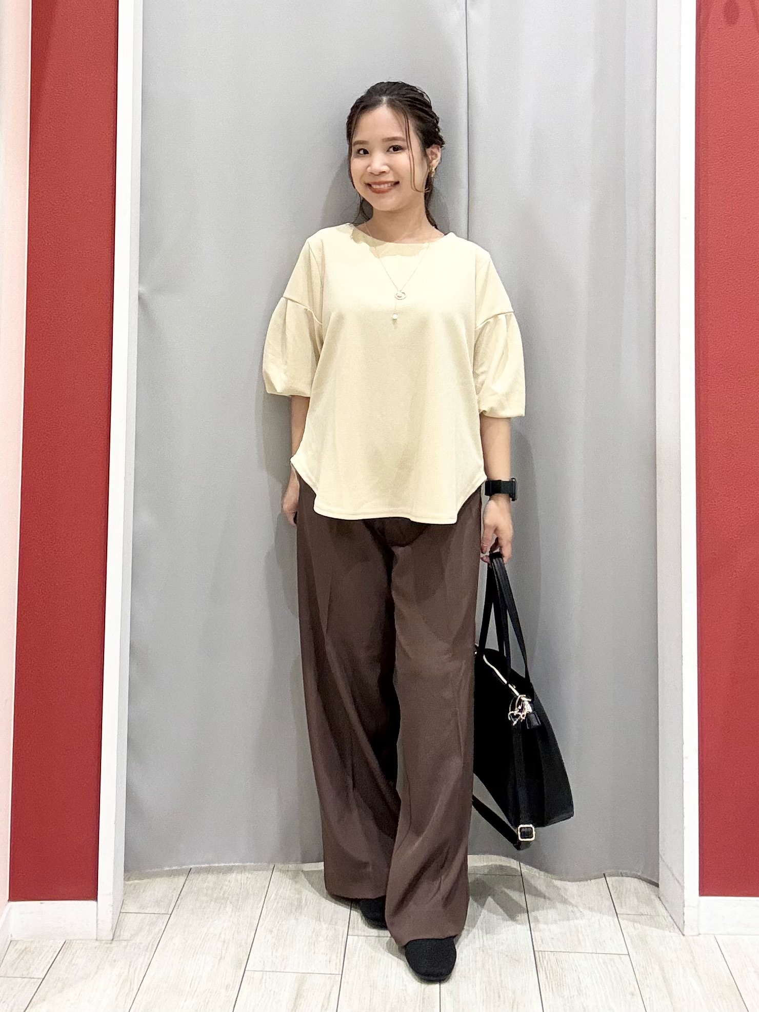 shioさんの「SHOO･LA･RUE｜【着丈選べる/2点セット】ネックレス付き やわらか8分袖ブラウス」を使ったコーディネート