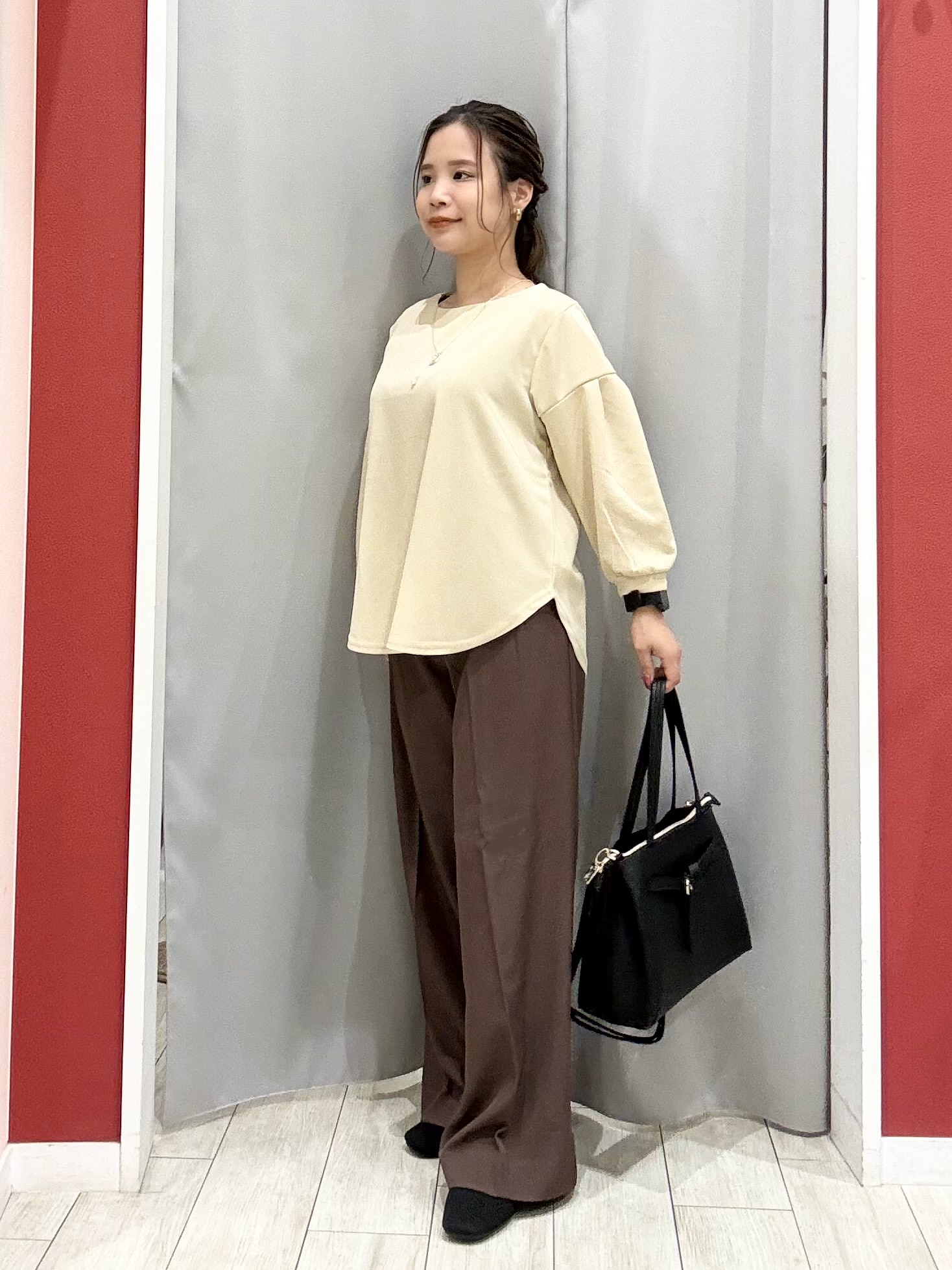 shioさんの「SHOO･LA･RUE｜【着丈選べる/2点セット】ネックレス付き やわらか8分袖ブラウス」を使ったコーディネート