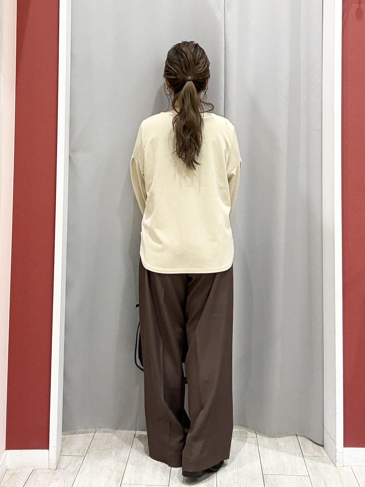 shioさんの「SHOO･LA･RUE｜【着丈選べる/2点セット】ネックレス付き やわらか8分袖ブラウス」を使ったコーディネート