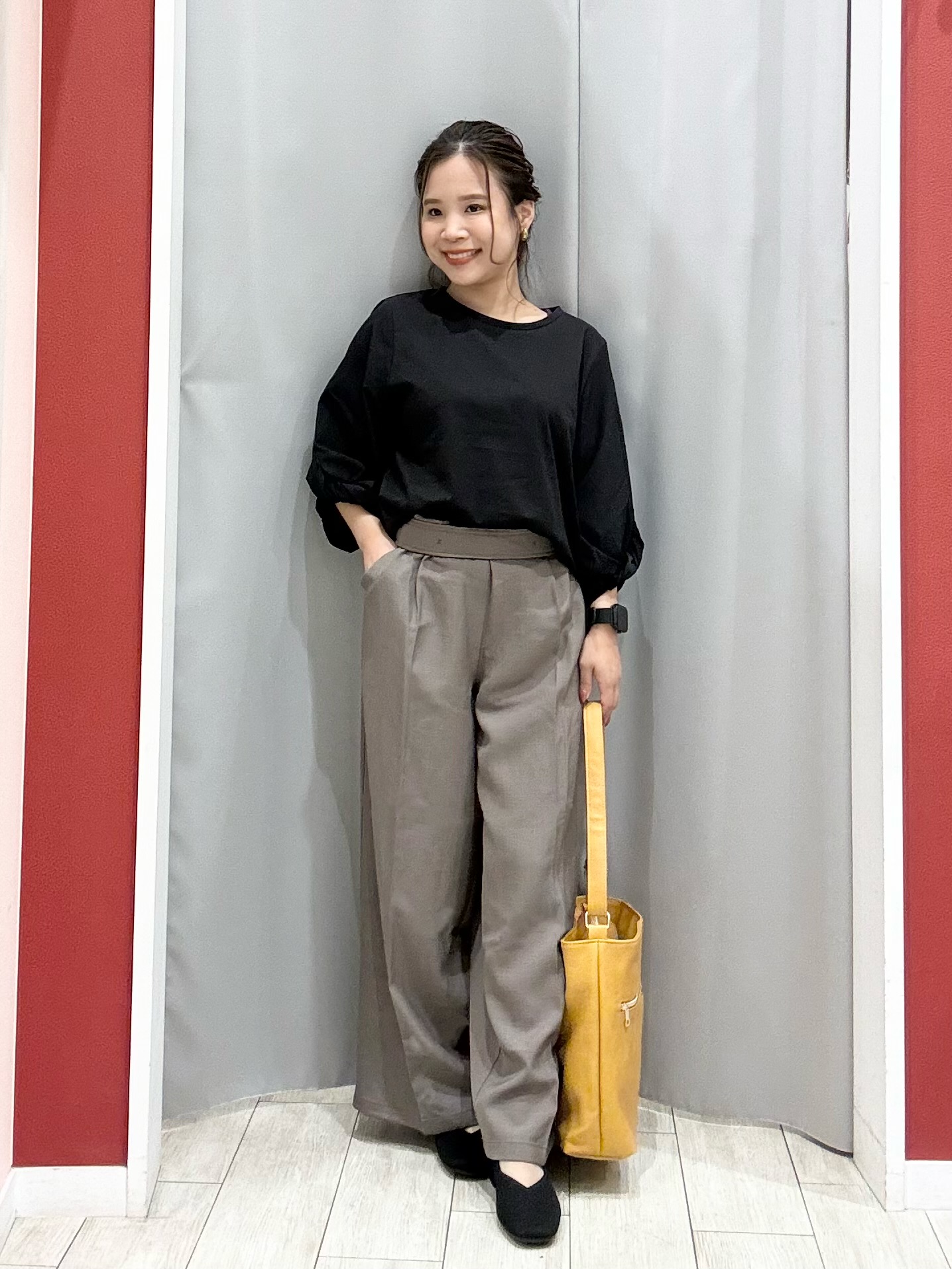 shioさんの「SHOO･LA･RUE｜【S-LL/洗濯機可/二の腕カバー】楽に上品見え ツイストスリーブトップス」を使ったコーディネート