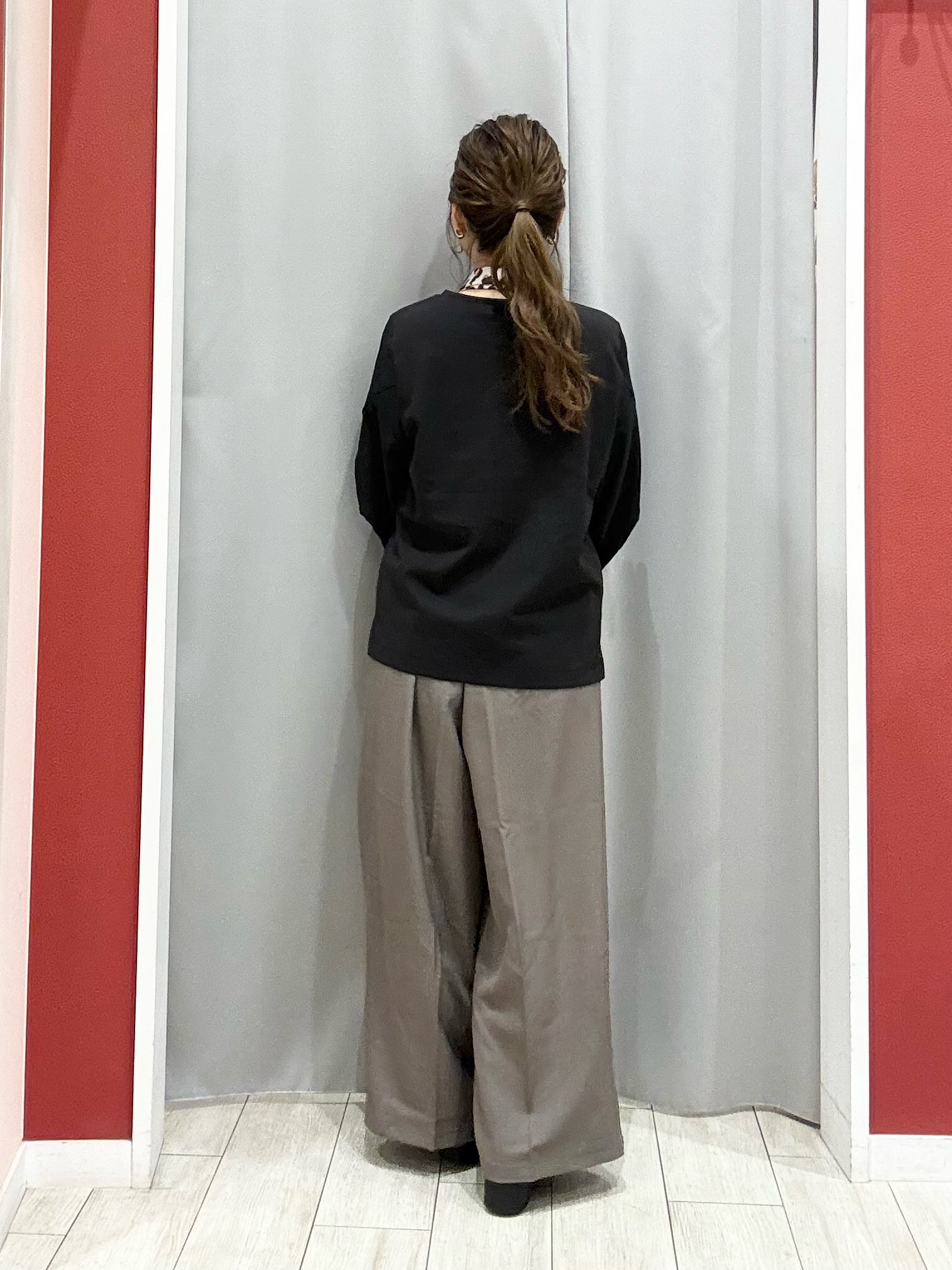 shioさんの「SHOO･LA･RUE｜【S-LL/洗濯機可/二の腕カバー】楽に上品見え ツイストスリーブトップス」を使ったコーディネート