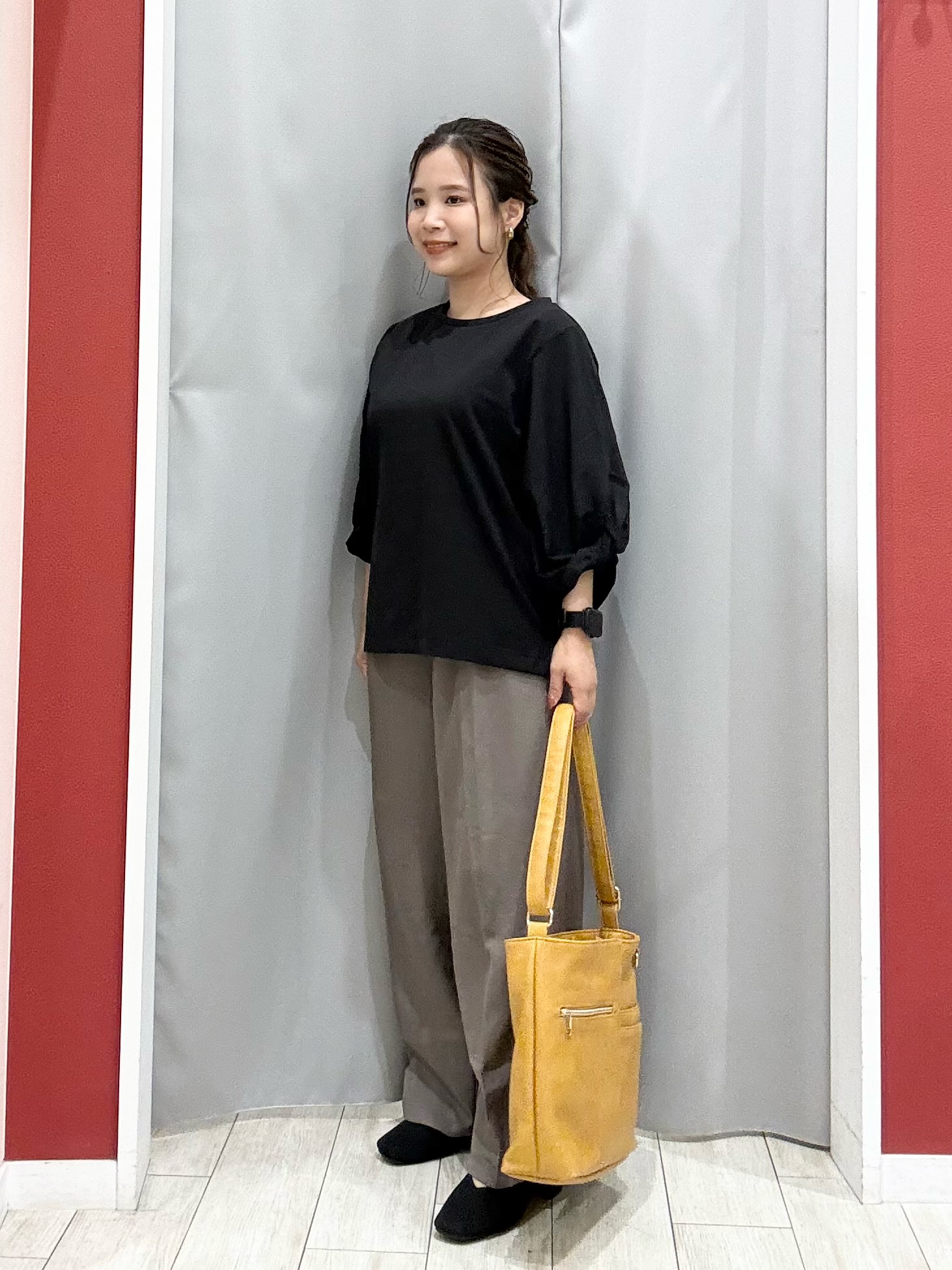 shioさんの「SHOO･LA･RUE｜【S-LL/洗濯機可/二の腕カバー】楽に上品見え ツイストスリーブトップス」を使ったコーディネート