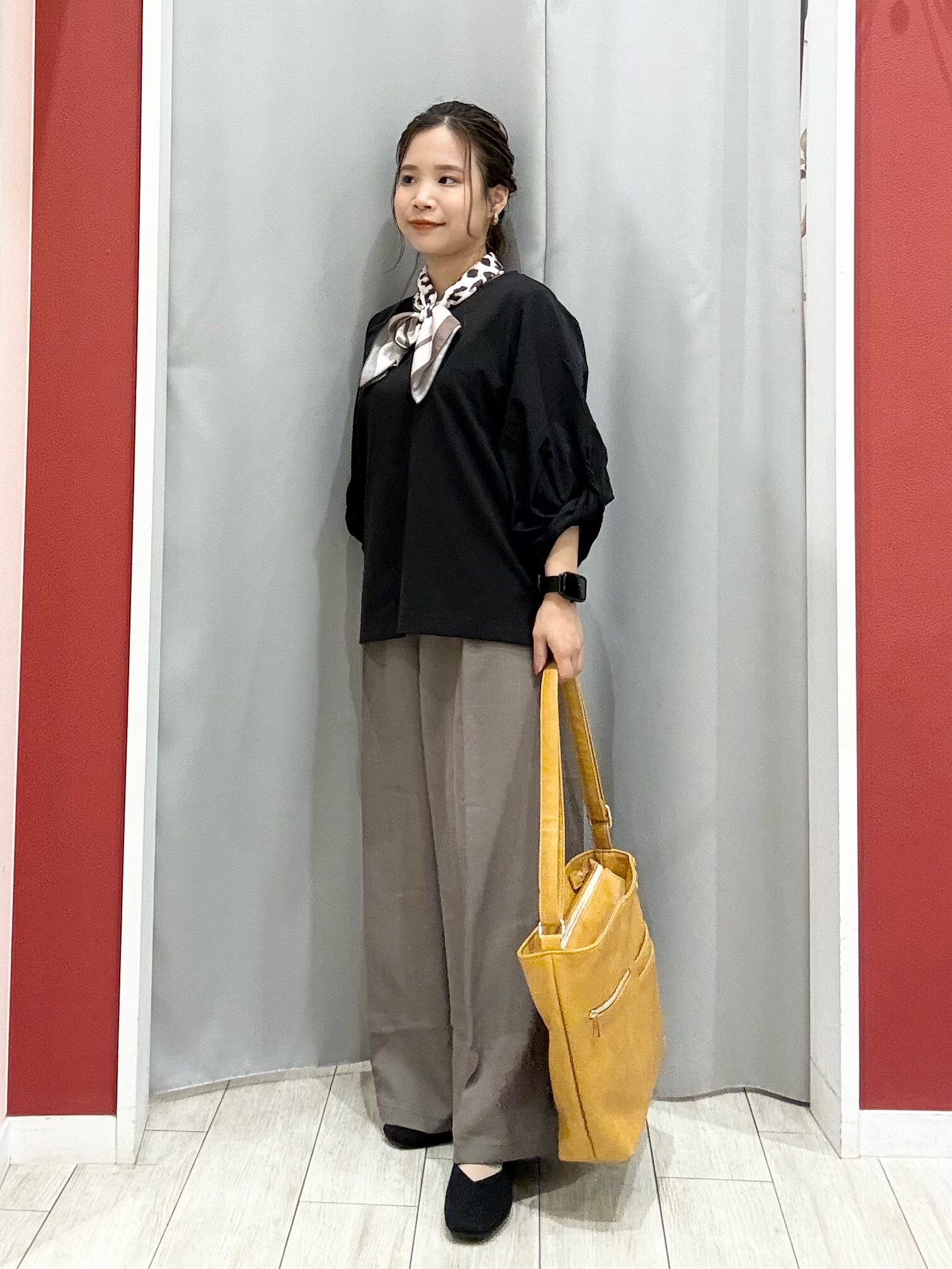 shioさんの「SHOO･LA･RUE｜【S-LL/洗濯機可/二の腕カバー】楽に上品見え ツイストスリーブトップス」を使ったコーディネート