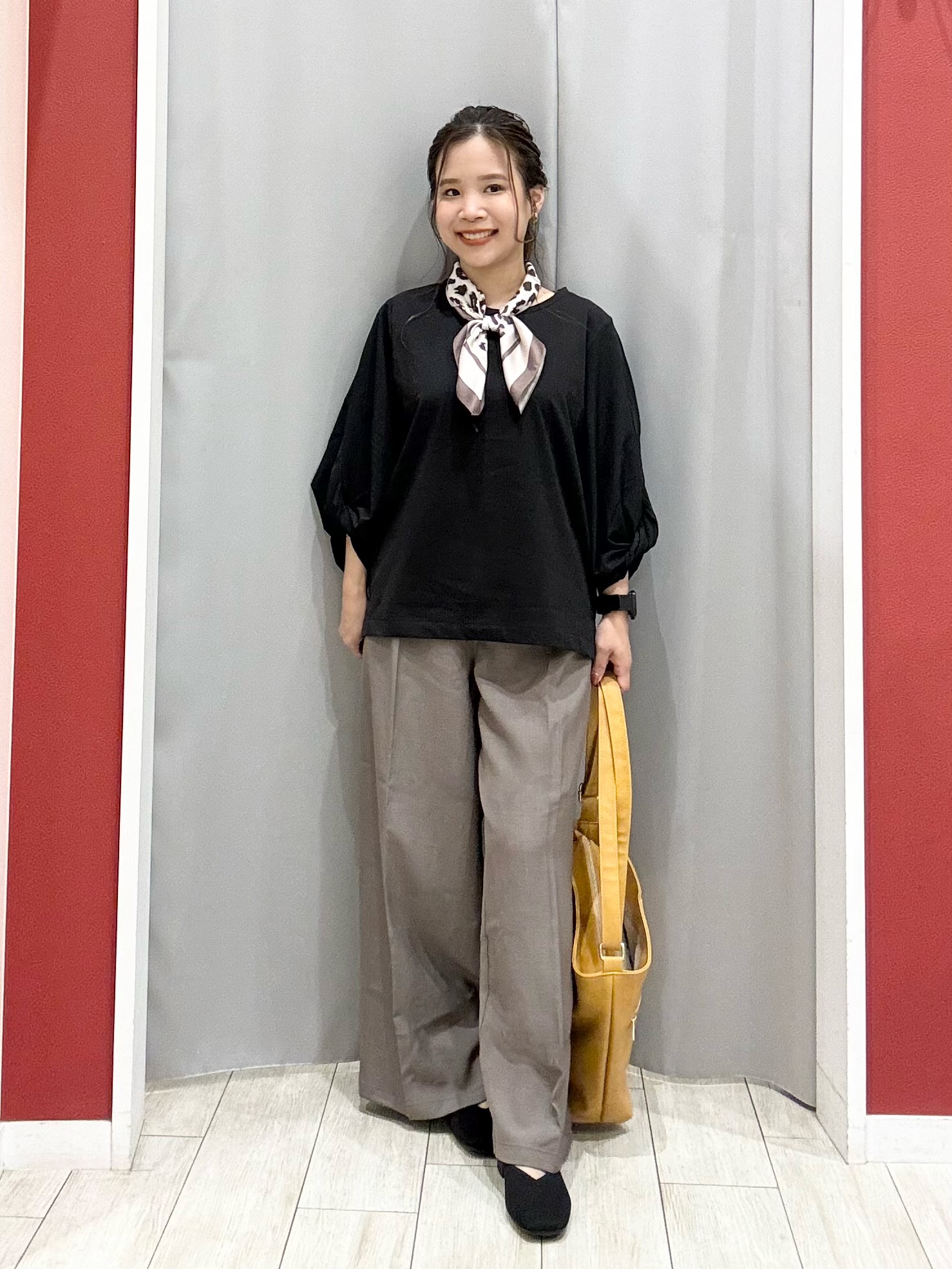 shioさんの「SHOO･LA･RUE｜【S-LL/洗濯機可/二の腕カバー】楽に上品見え ツイストスリーブトップス」を使ったコーディネート