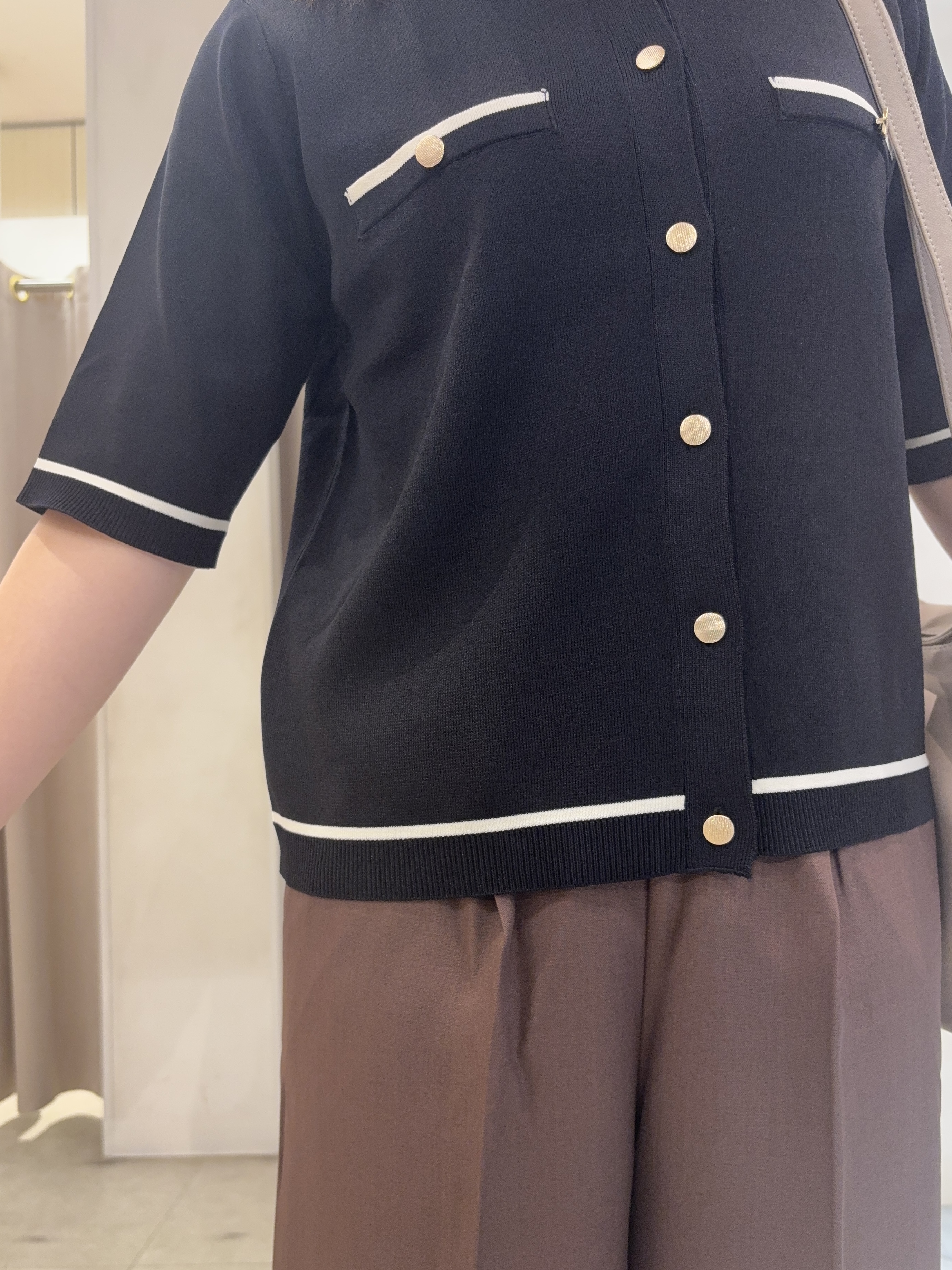 SO(R)Aさんの「SHOO･LA･RUE｜【ひんやり/UV/S-LL/洗濯機可】毛玉になりにくい 配色5分袖カーディガン」を使ったコーディネート