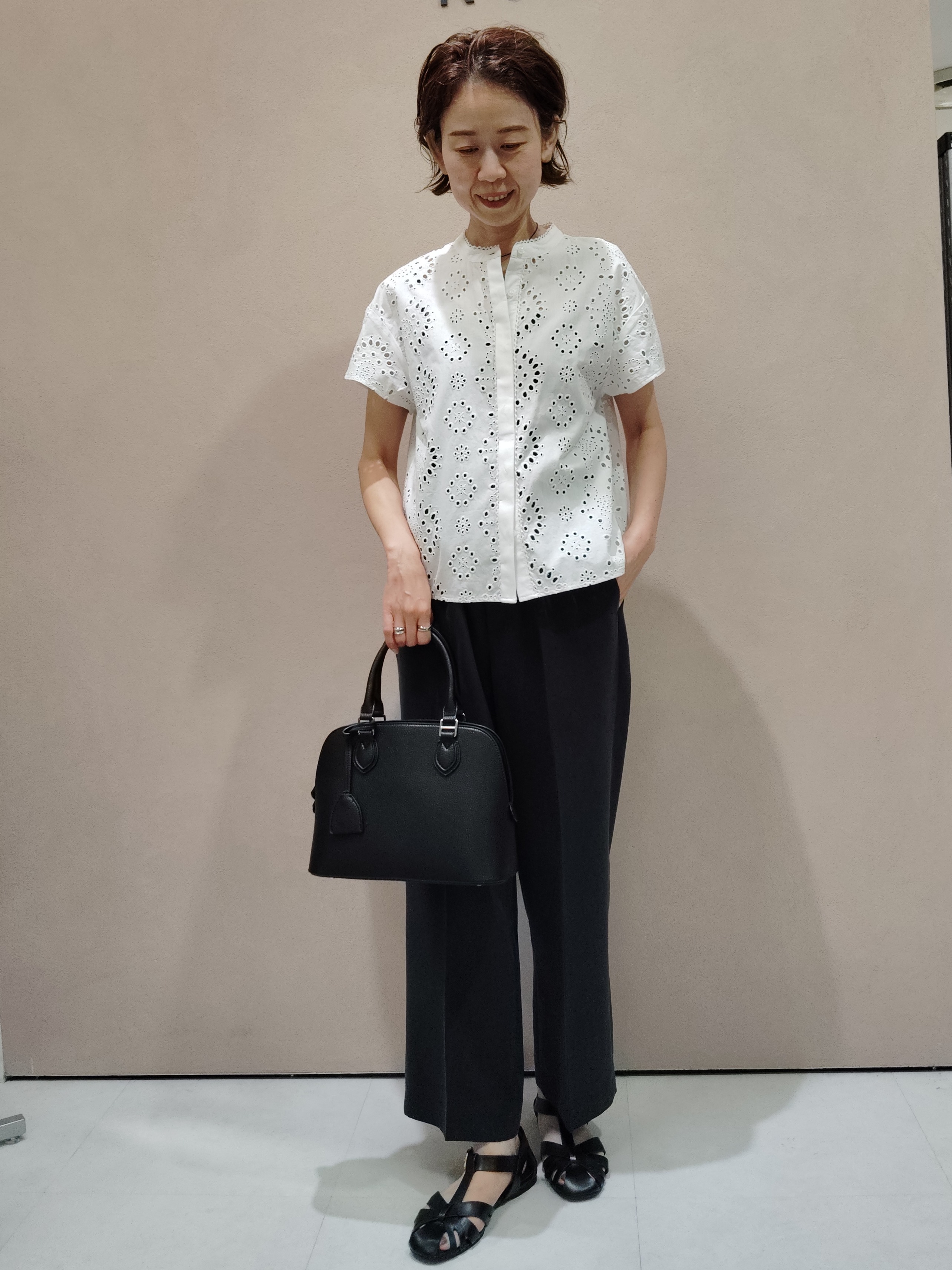 KATAさんの「Reflect｜【通勤◎】カットワーク刺繍レース シャツブラウス」を使ったコーディネート