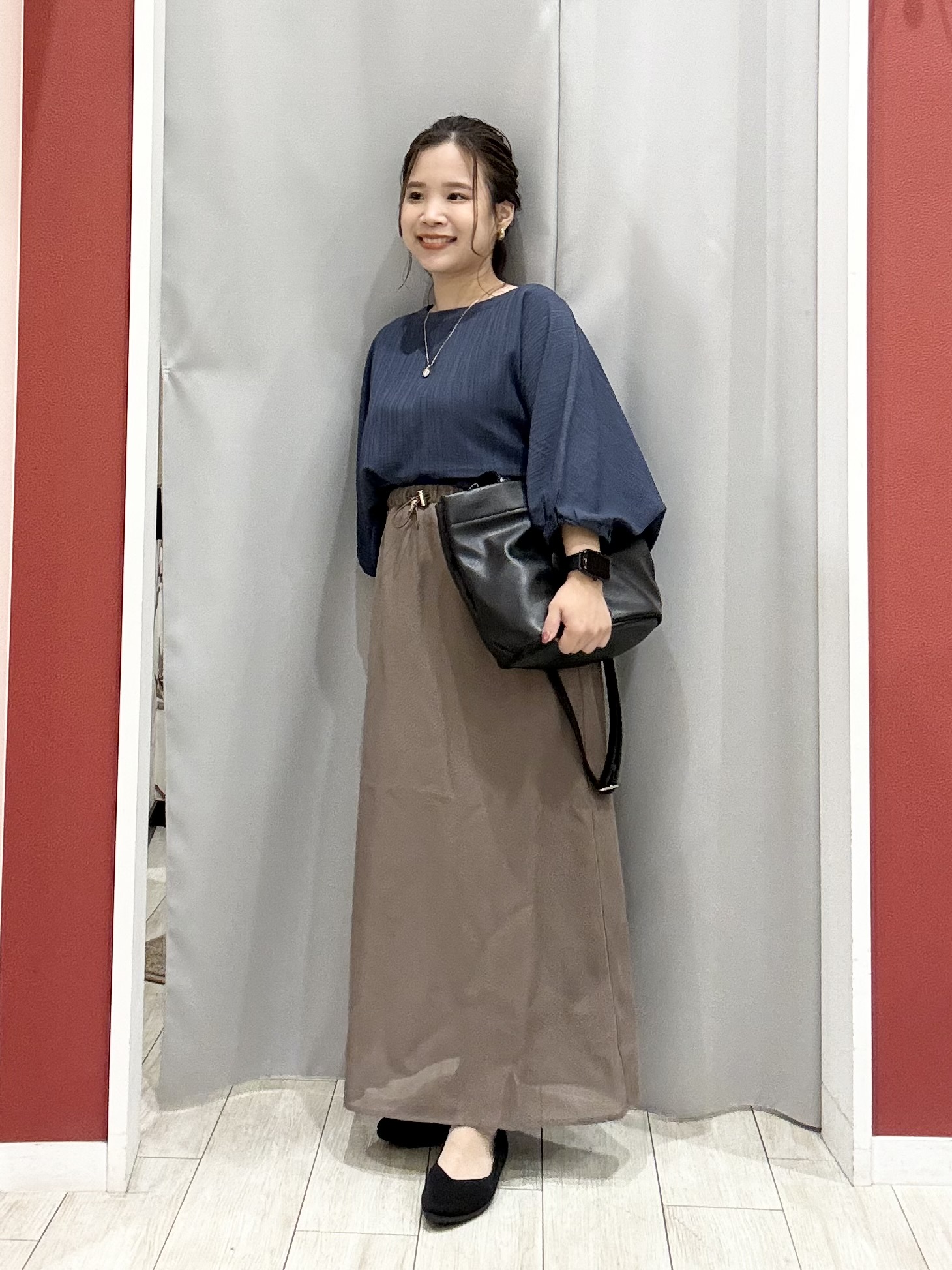 shioさんの「SHOO･LA･RUE｜【インせず着られる/洗濯後しわになりにくい】しぼしぼドルマンブラウス」を使ったコーディネート