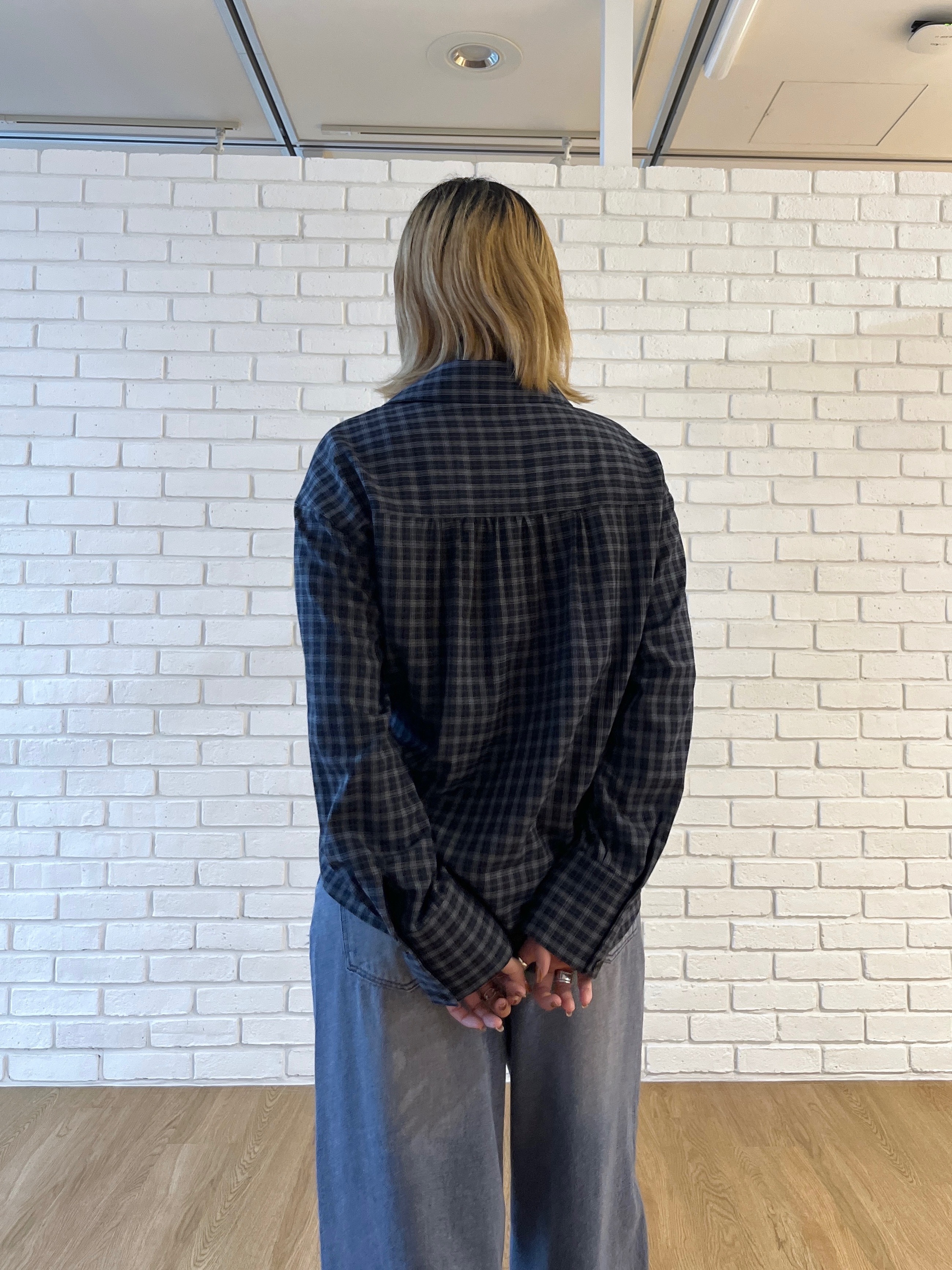 Harukaさんの「INDIVI｜バイアスシャーリングチェックシャツ【LIVE紹介／上枝みどりさん着用】」を使ったコーディネート