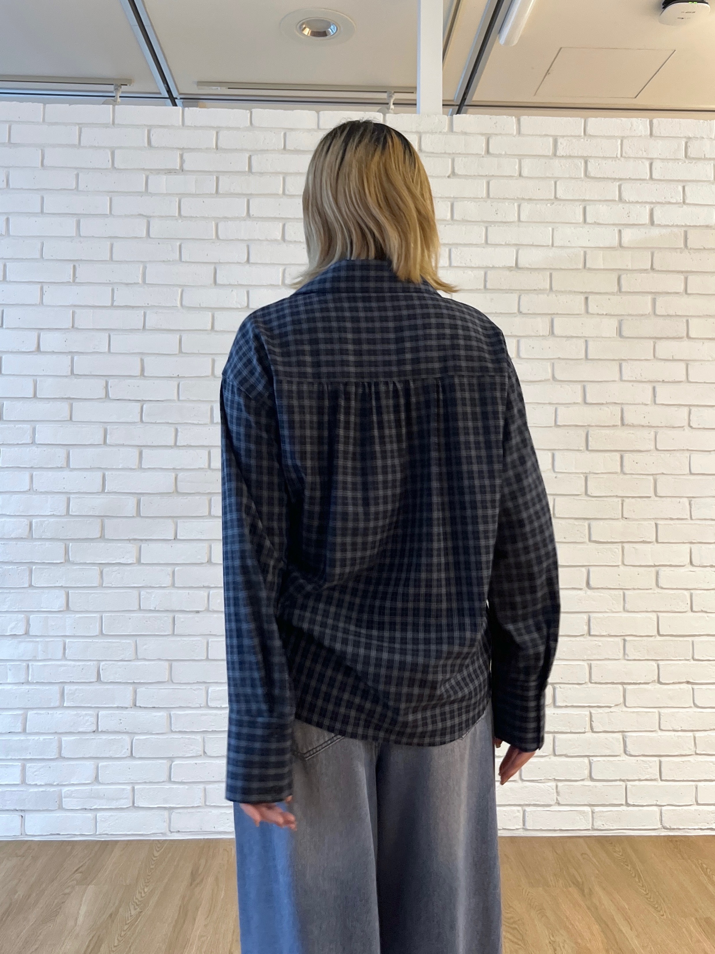 Harukaさんの「INDIVI｜バイアスシャーリングチェックシャツ【LIVE紹介／上枝みどりさん着用】」を使ったコーディネート