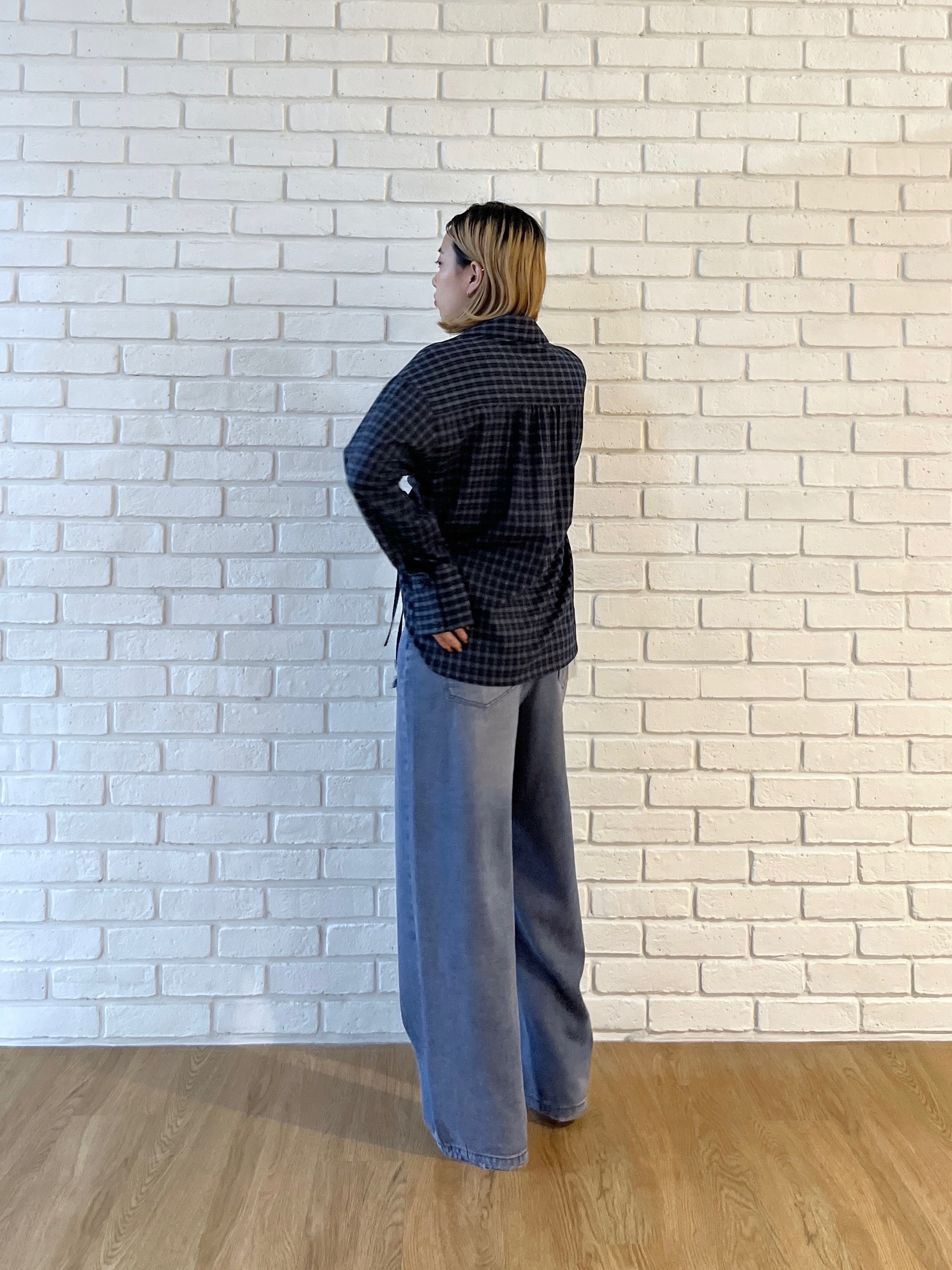 Harukaさんの「INDIVI｜バイアスシャーリングチェックシャツ【LIVE紹介／上枝みどりさん着用】」を使ったコーディネート