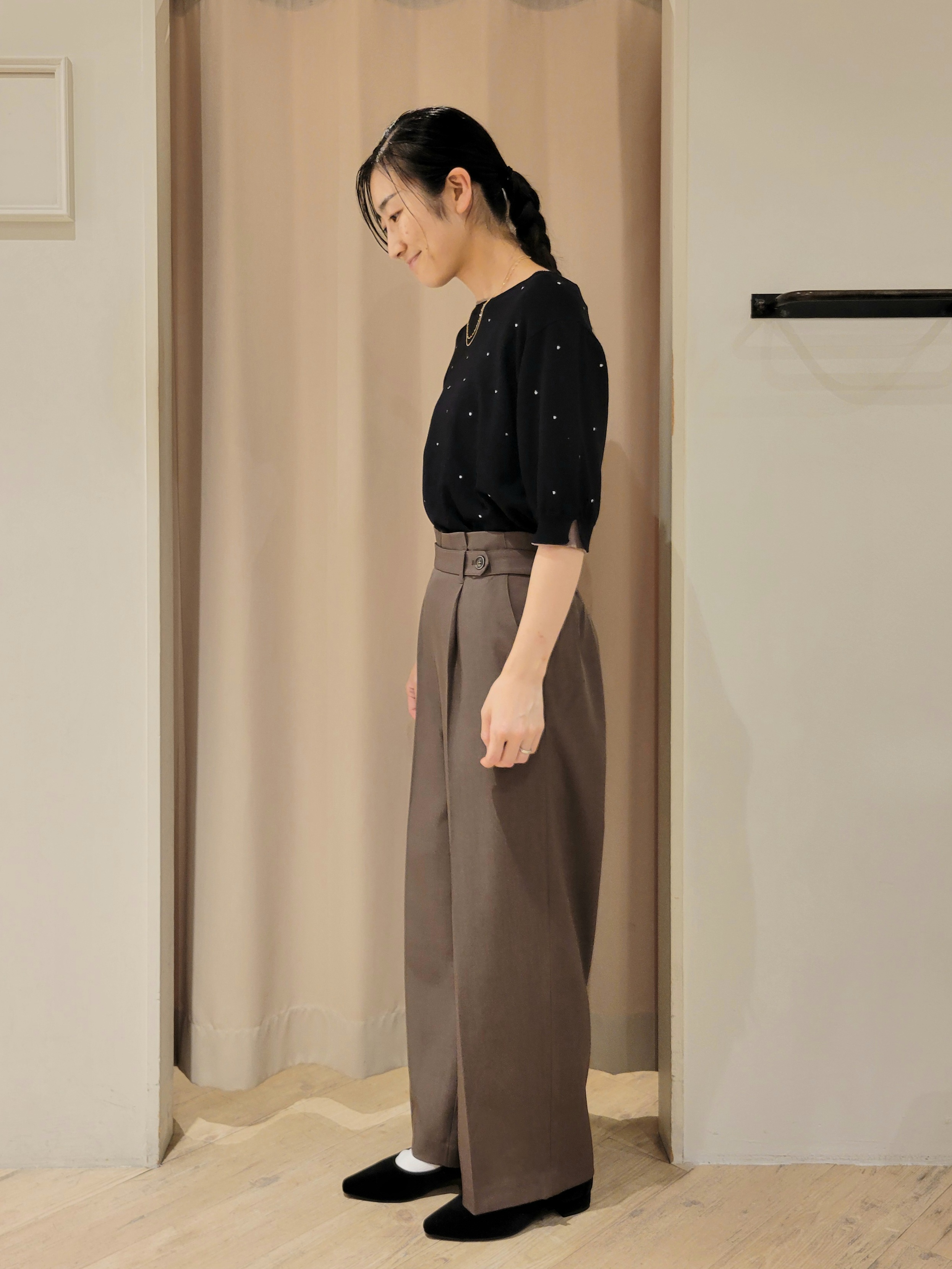いそさんの「grove｜【選べる着丈/UVカット/接触冷感etc】センタープレス取れにくいワイドパンツ」を使ったコーディネート