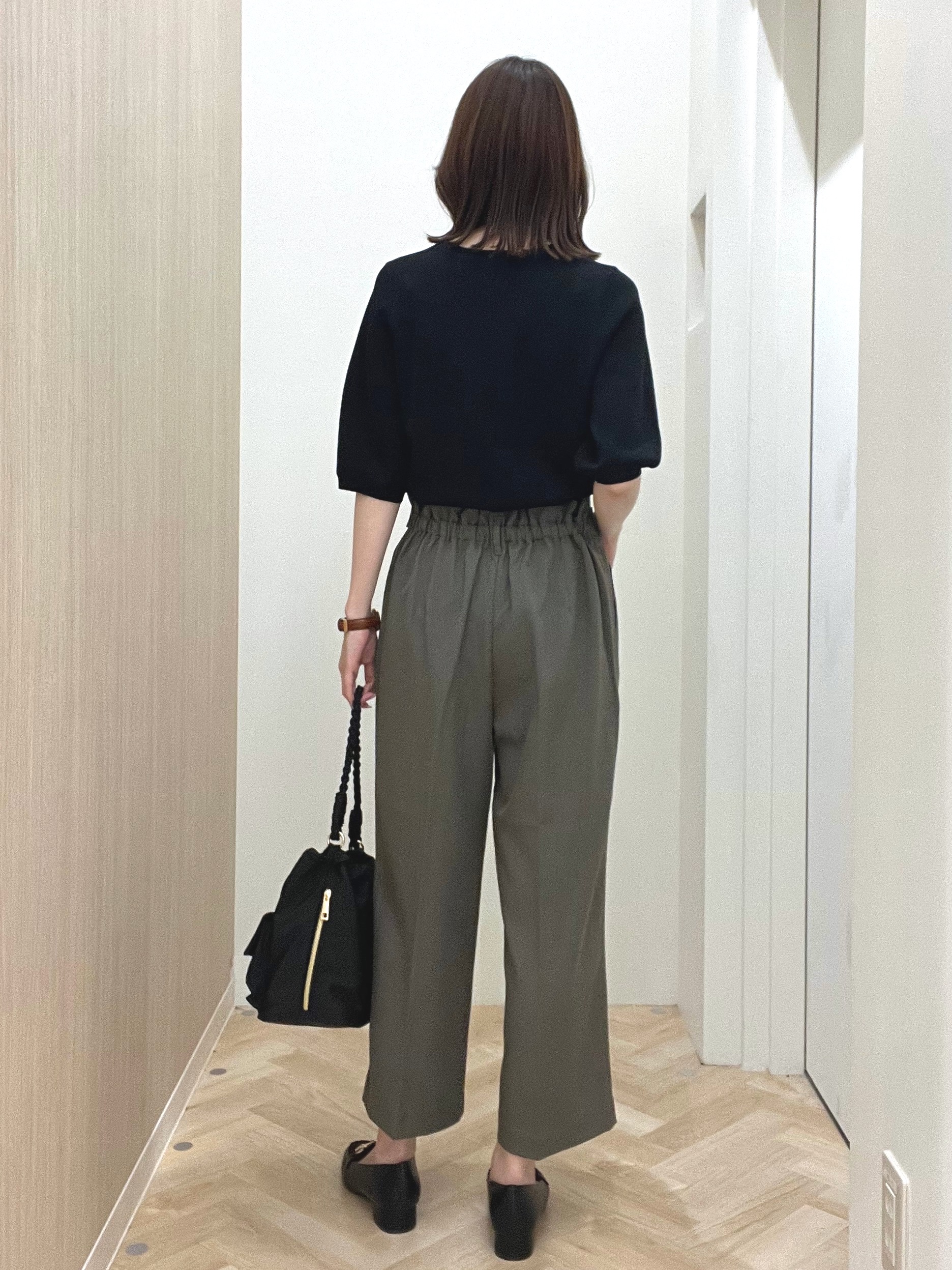 おまつさんの「grove｜【シリーズ累計36万枚/UVカット・ひんやり・洗濯機OK】やわらかドライタッチ 五分袖クルーネックニ」を使ったコーディネート