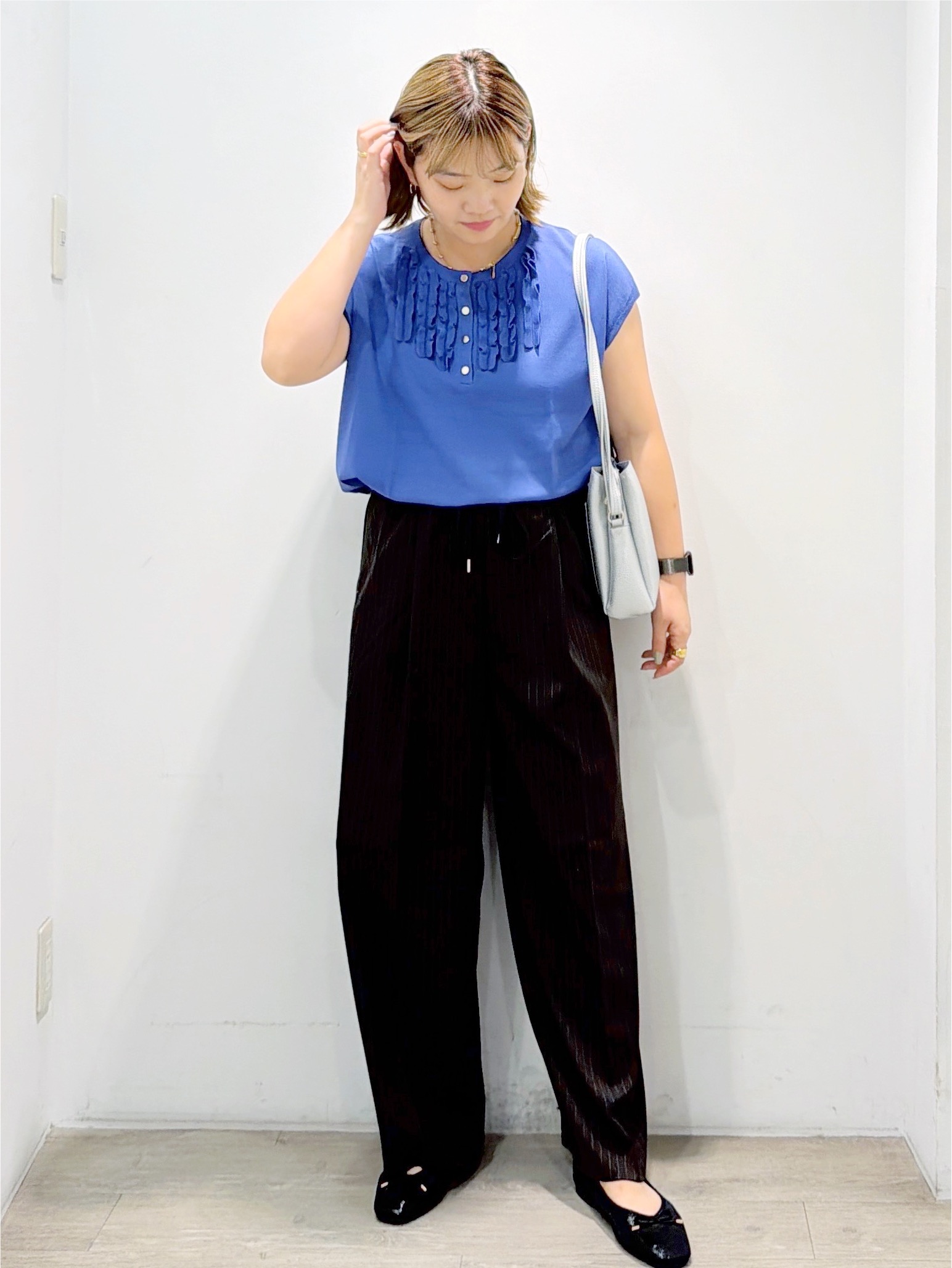 sumicaさんの「OPAQUE.CLIP｜【接触冷感／UV】フリルフレンチスリーブニット《洗濯機OK》」を使ったコーディネート