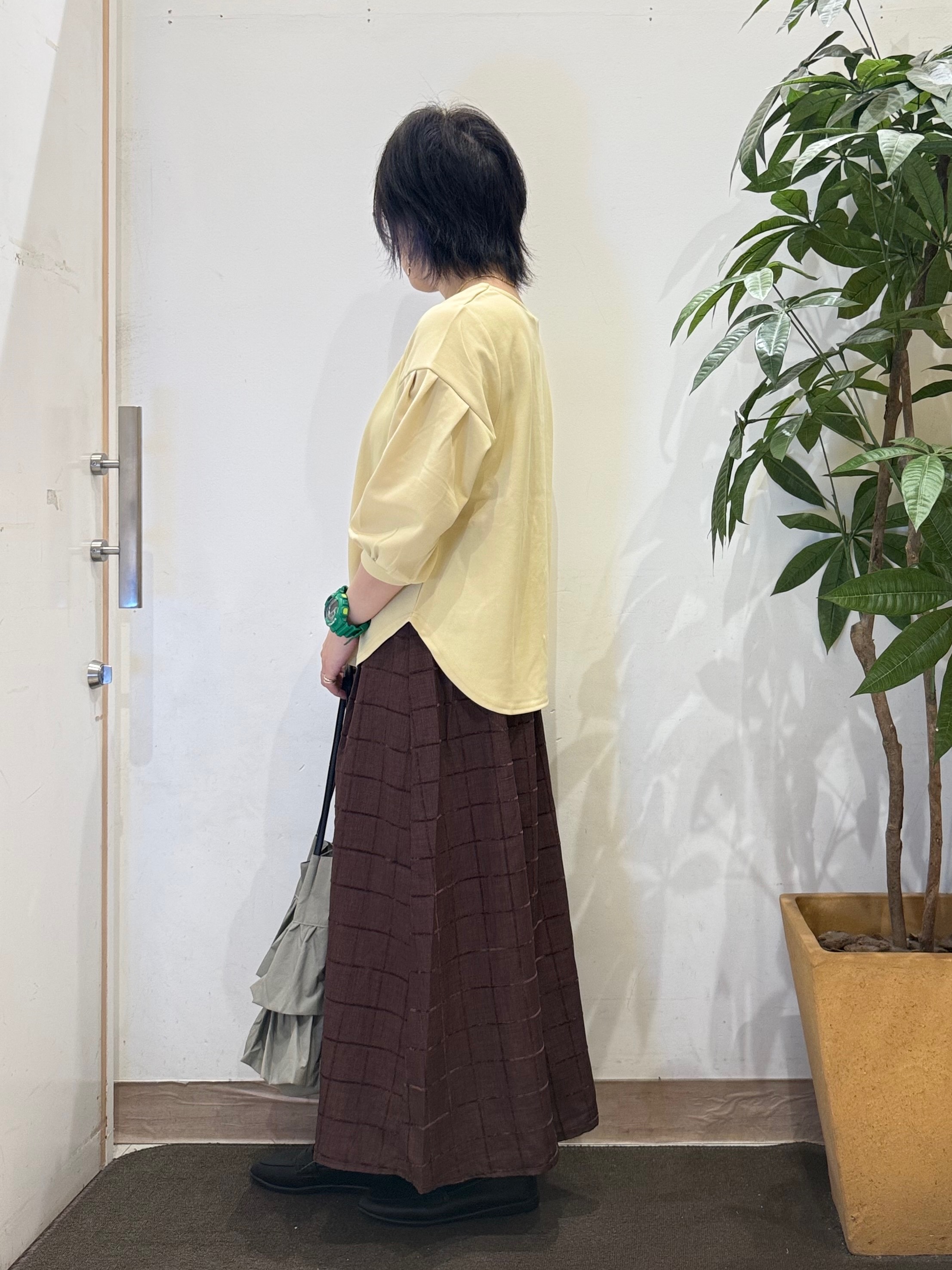 misakiさんの「SHOO･LA･RUE｜【着丈選べる/2点セット/S-LL/洗濯機可】ネックレス付き 着心地さらり7分袖ブラウス」を使ったコーディネート