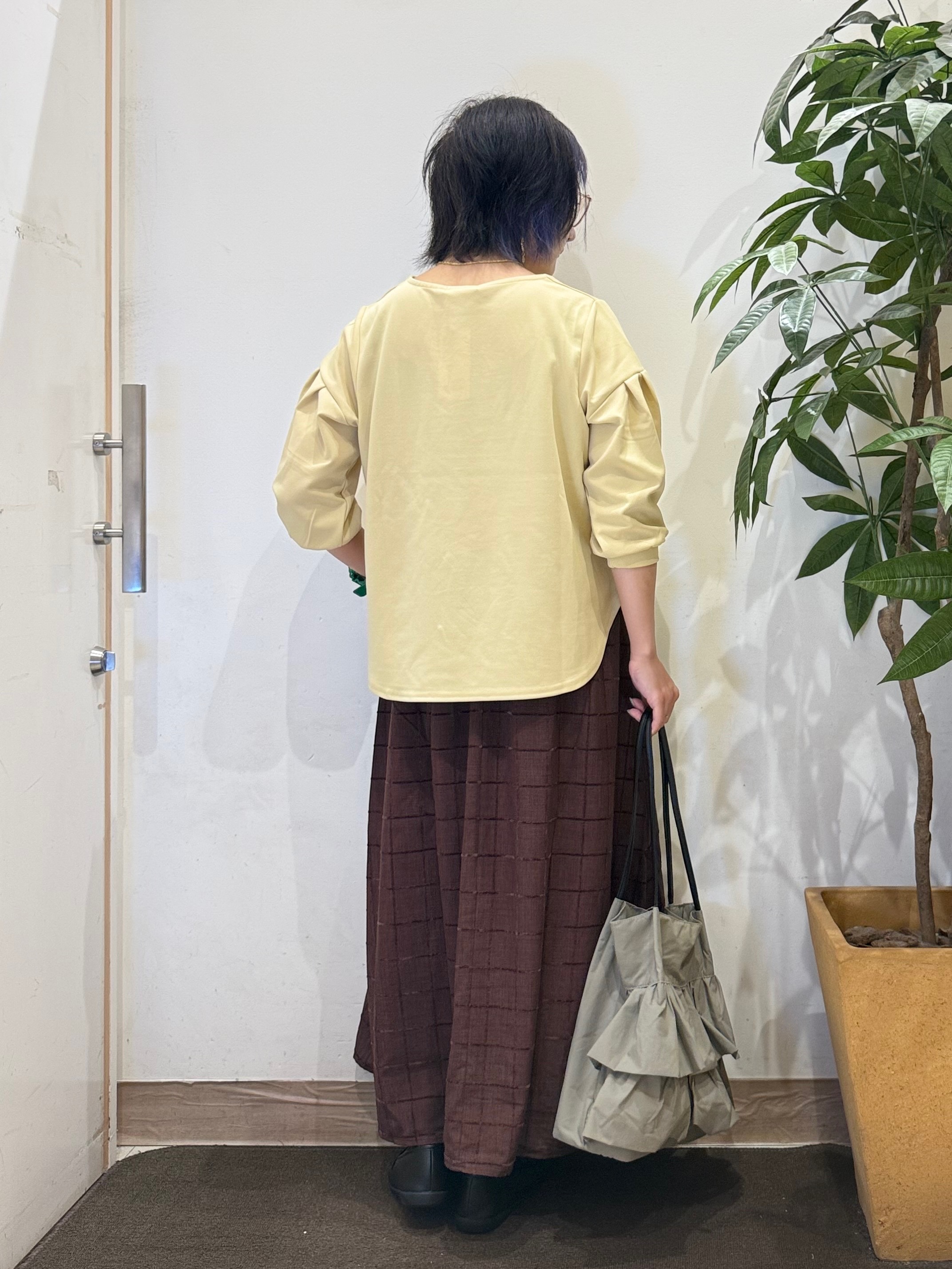 misakiさんの「SHOO･LA･RUE｜【着丈選べる/2点セット/S-LL/洗濯機可】ネックレス付き 着心地さらり7分袖ブラウス」を使ったコーディネート