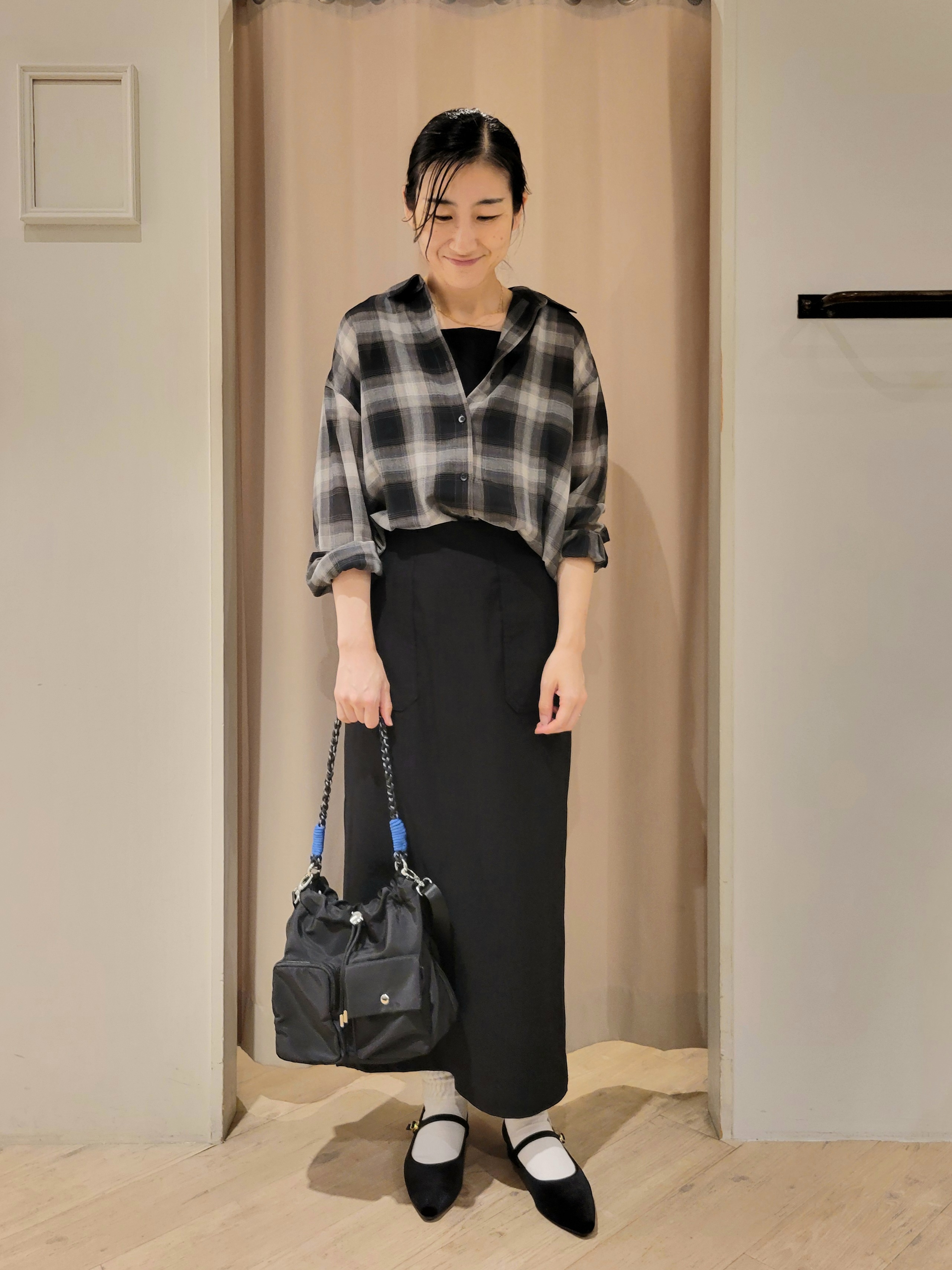いそさんの「grove｜シアーオンブレチェックシャツ」を使ったコーディネート