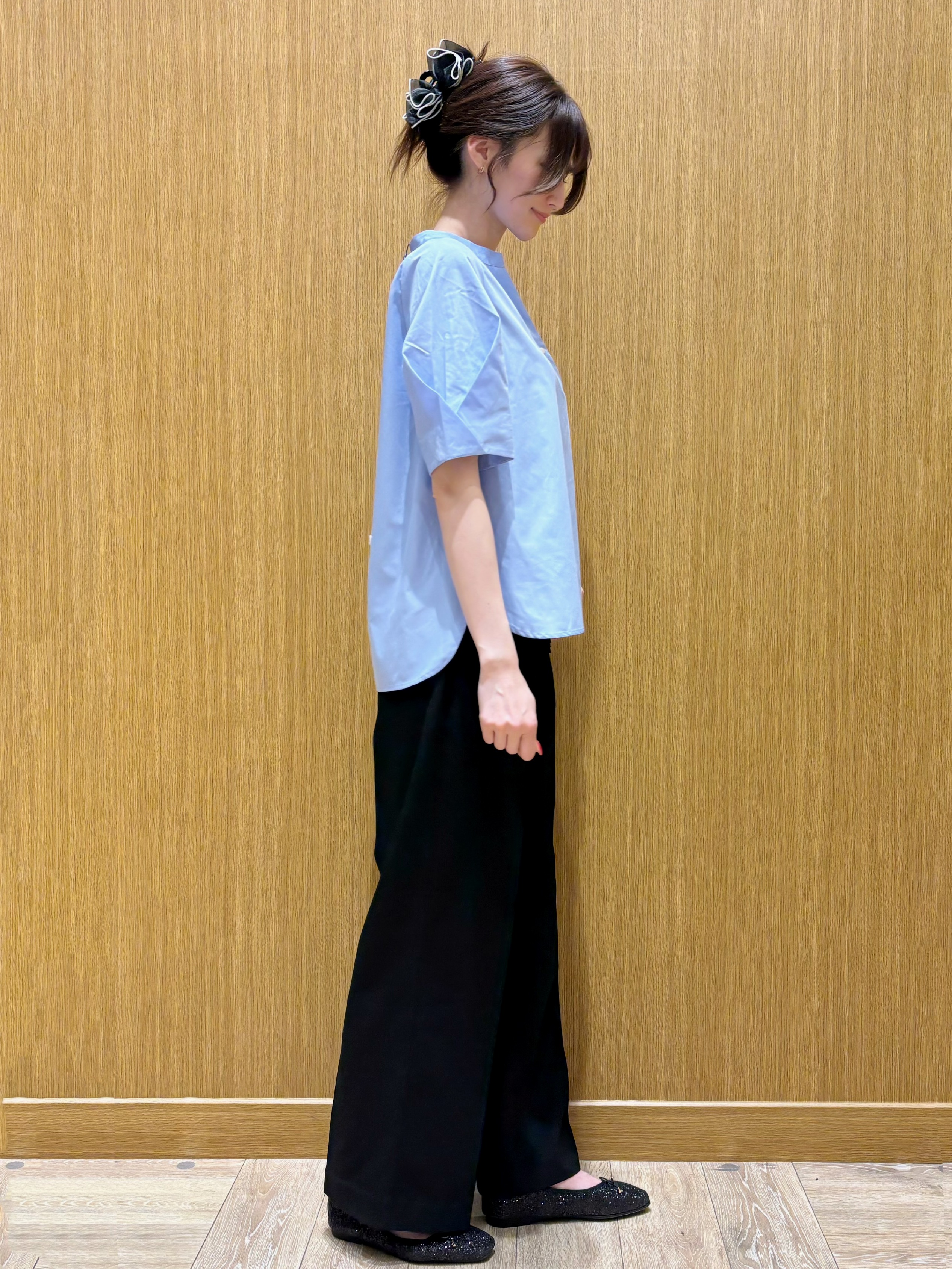memeさんの「OPAQUE.CLIP｜タックスリーブ スキッパーブラウス【洗濯機OK】」を使ったコーディネート