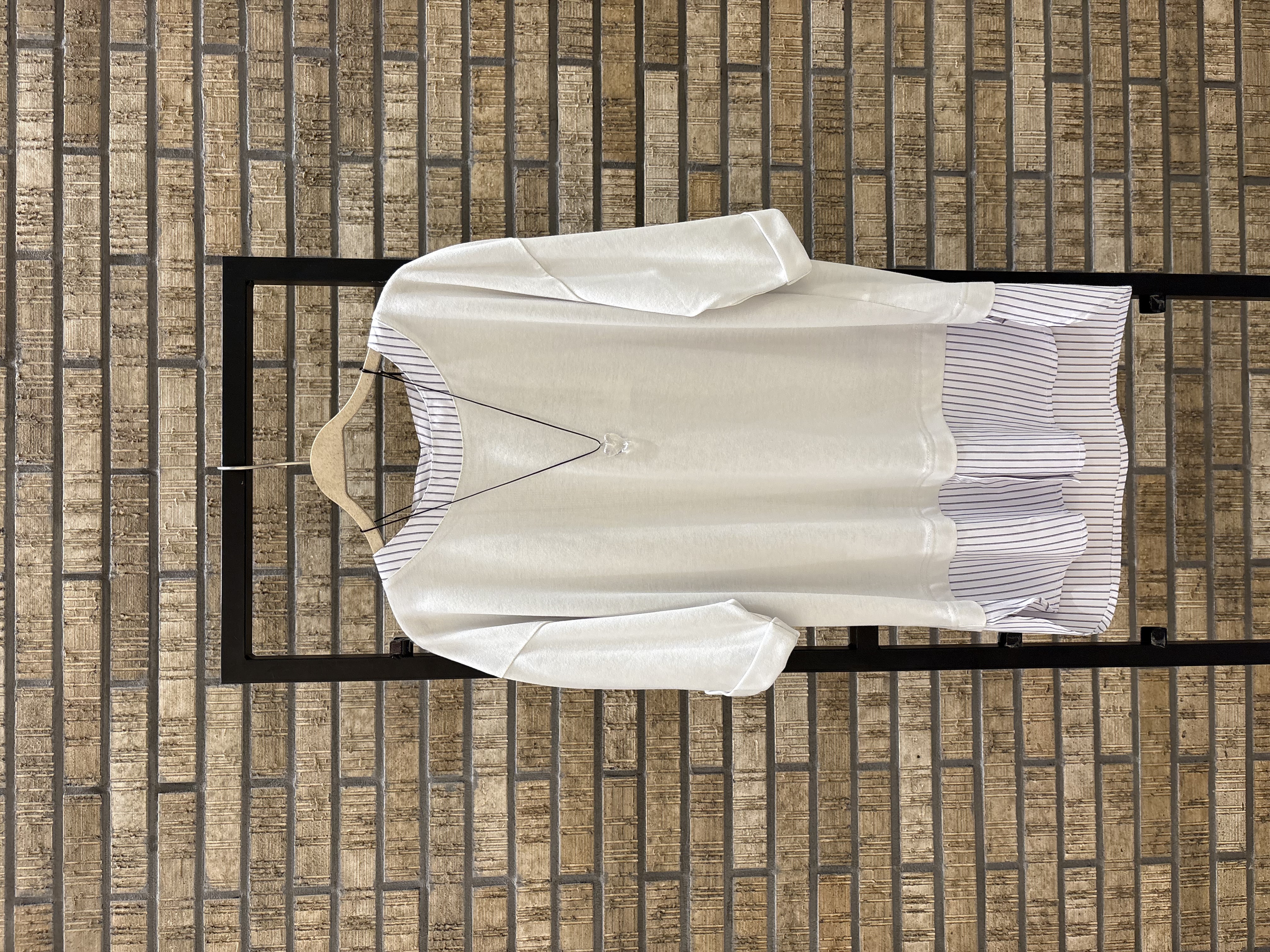 Lunaさんの「SHOO･LA･RUE｜【インせず着られる/二の腕隠れる】重ね着風 シャツドッキングトップス」を使ったコーディネート
