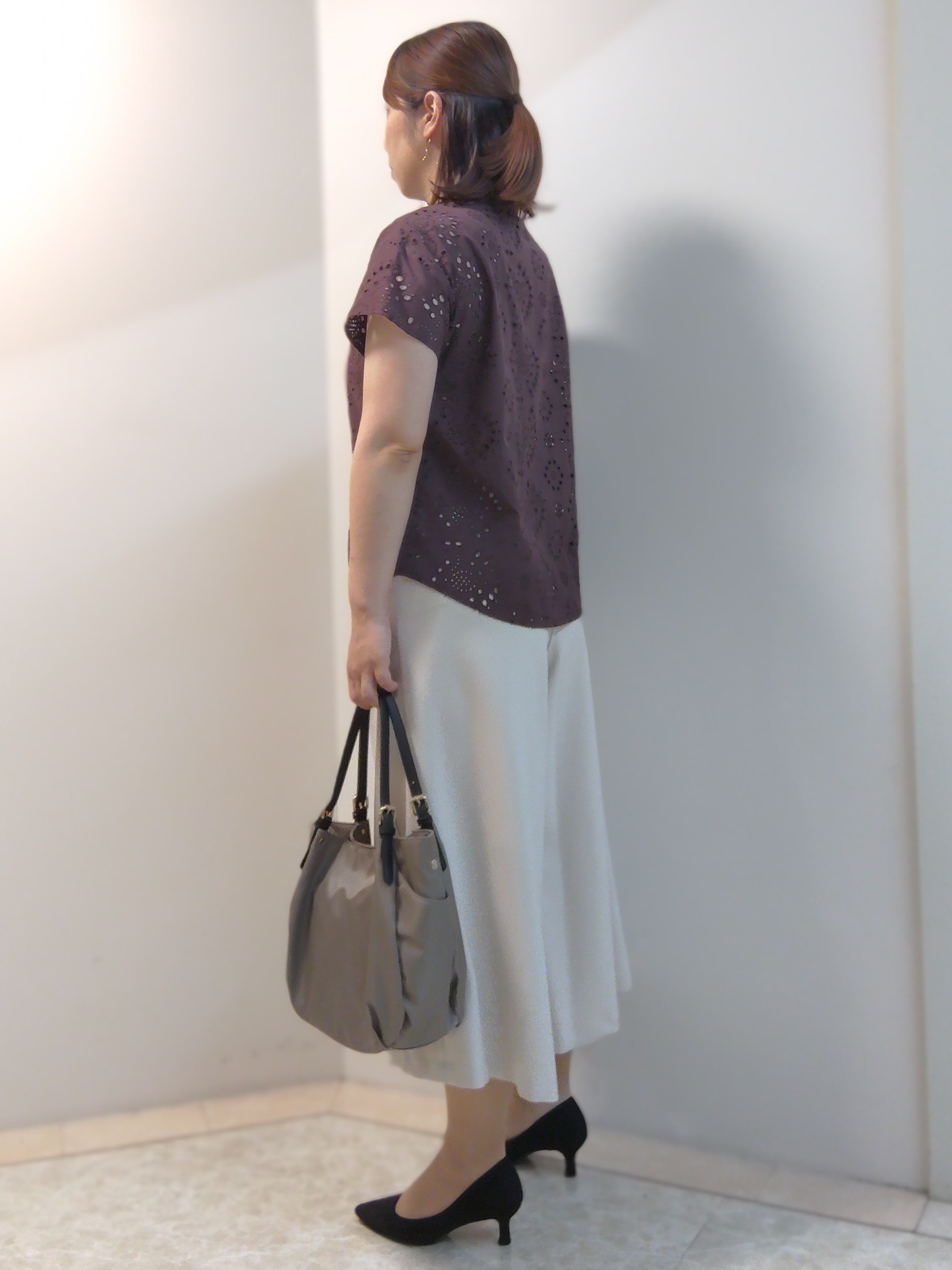 エリさんの「Reflect｜【通勤◎】カットワーク刺繍レース シャツブラウス」を使ったコーディネート