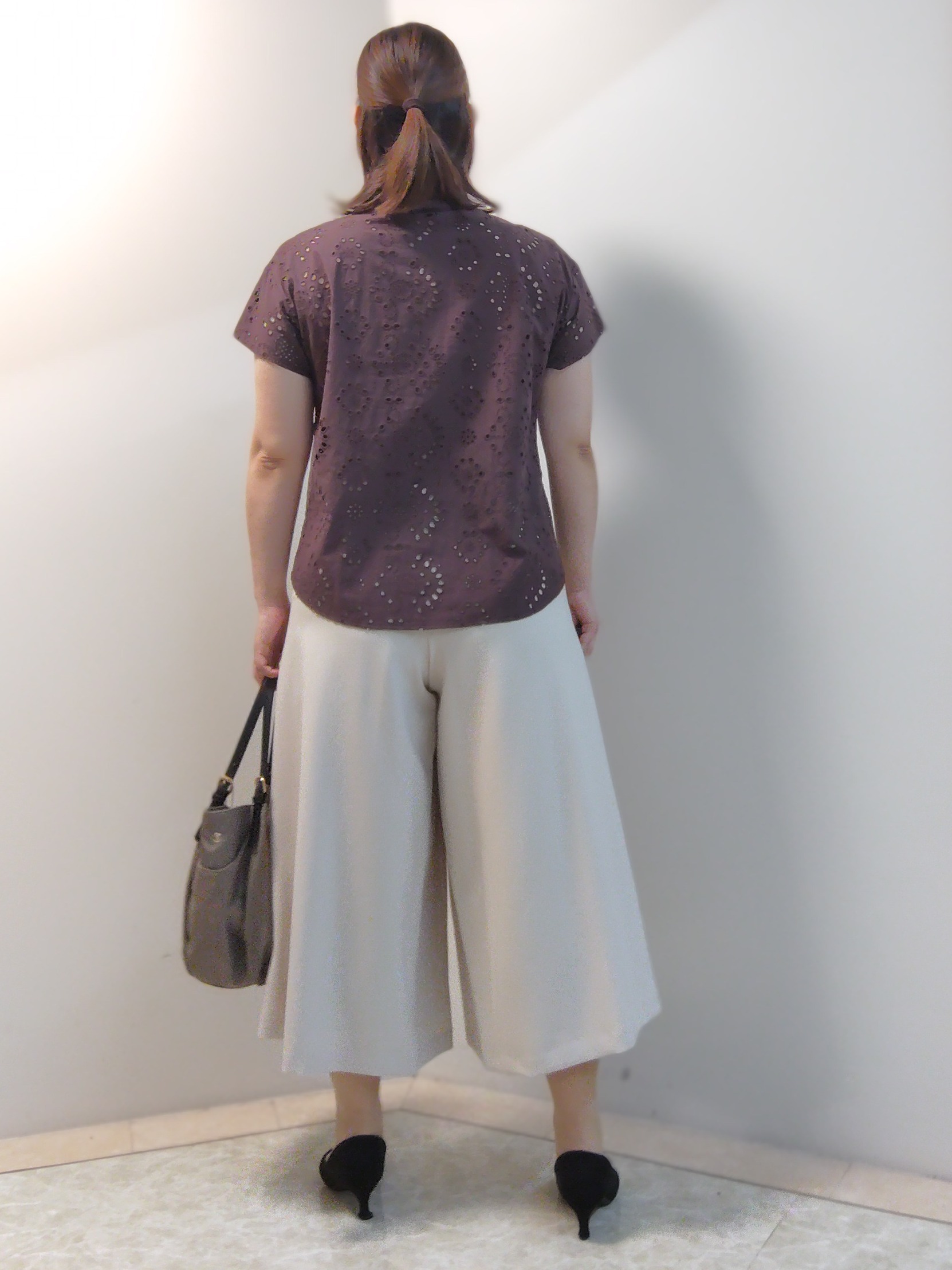 エリさんの「Reflect｜【通勤◎】カットワーク刺繍レース シャツブラウス」を使ったコーディネート