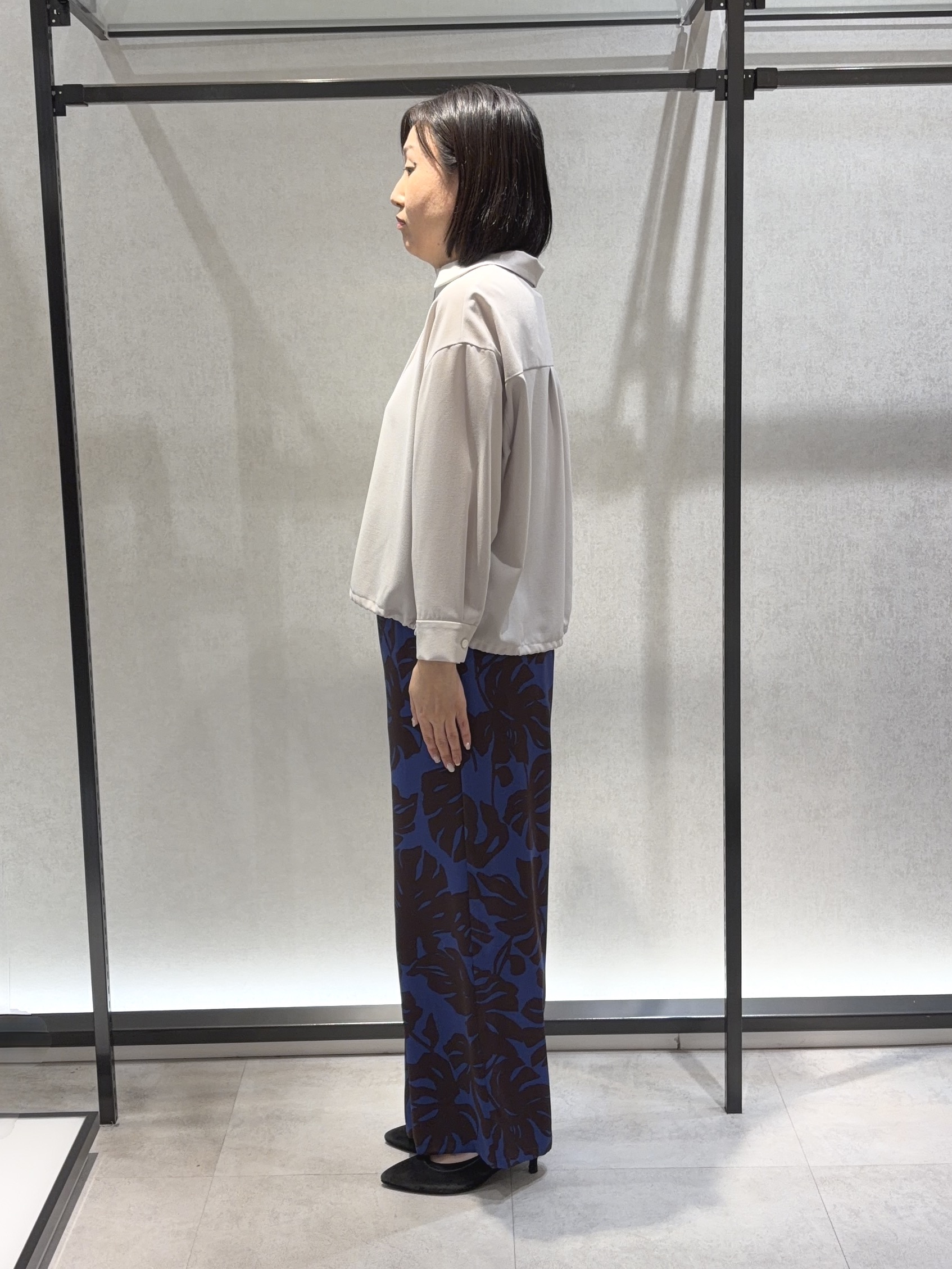 わたなべさんの「UNTITLED｜【秋羽織り/セットアップ可/UVカット】エアリークールドロストシャツ」を使ったコーディネート