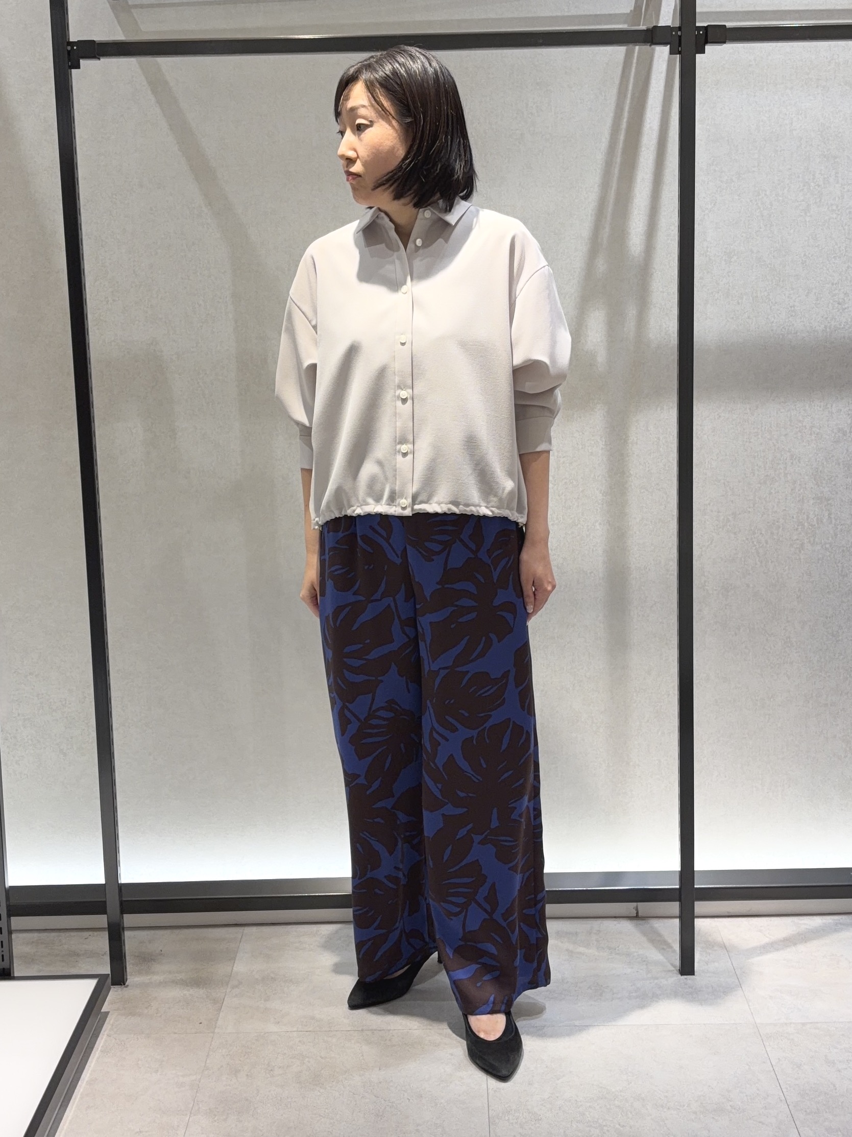 わたなべさんの「UNTITLED｜【秋羽織り/セットアップ可/UVカット】エアリークールドロストシャツ」を使ったコーディネート