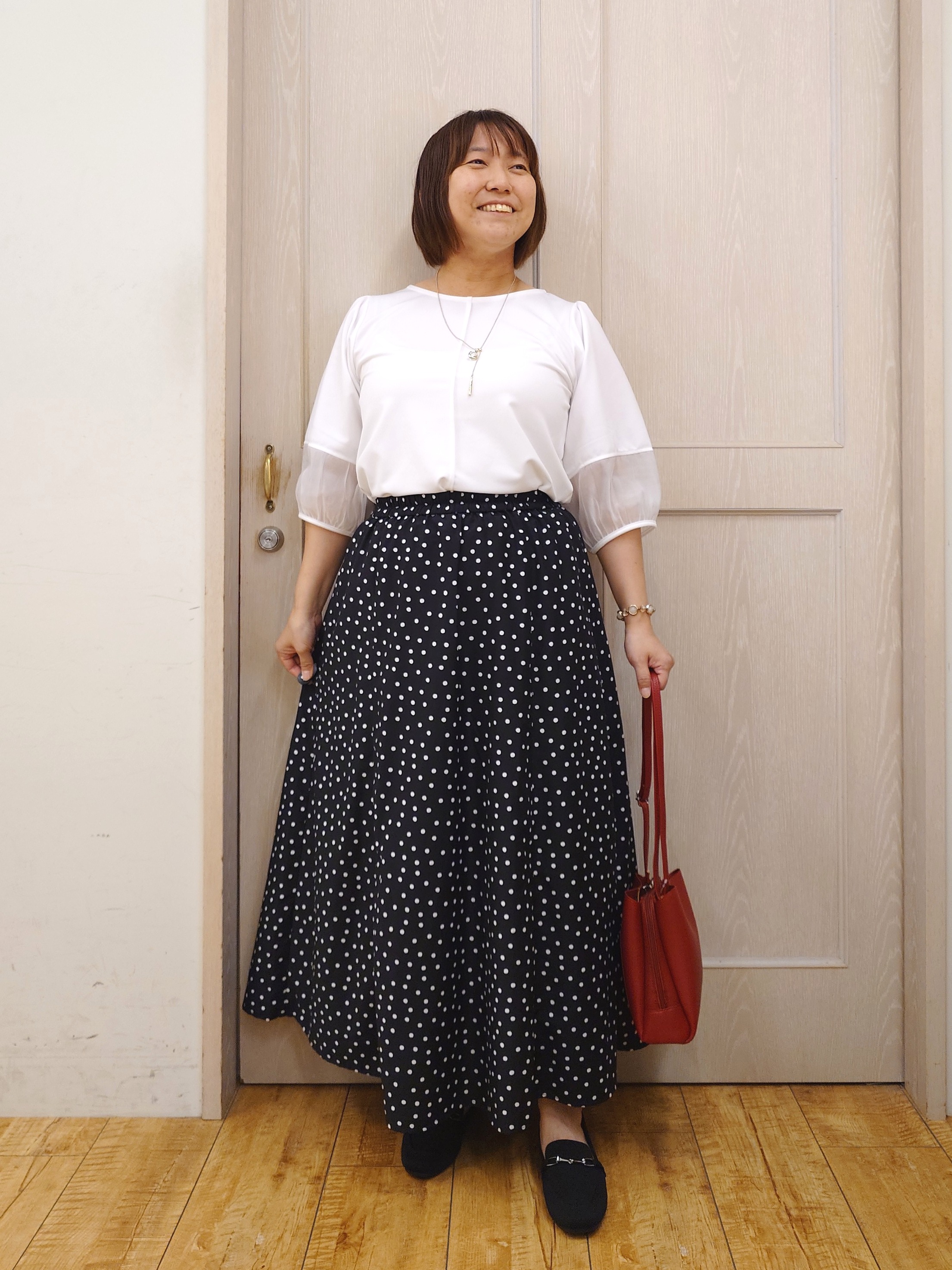 とろろさんの「SHOO･LA･RUE｜【洗濯機可/S-LL】ほんのり透ける 大人のお袖シアー切り替え　ラウンドネックプルオーバー」を使ったコーディネート