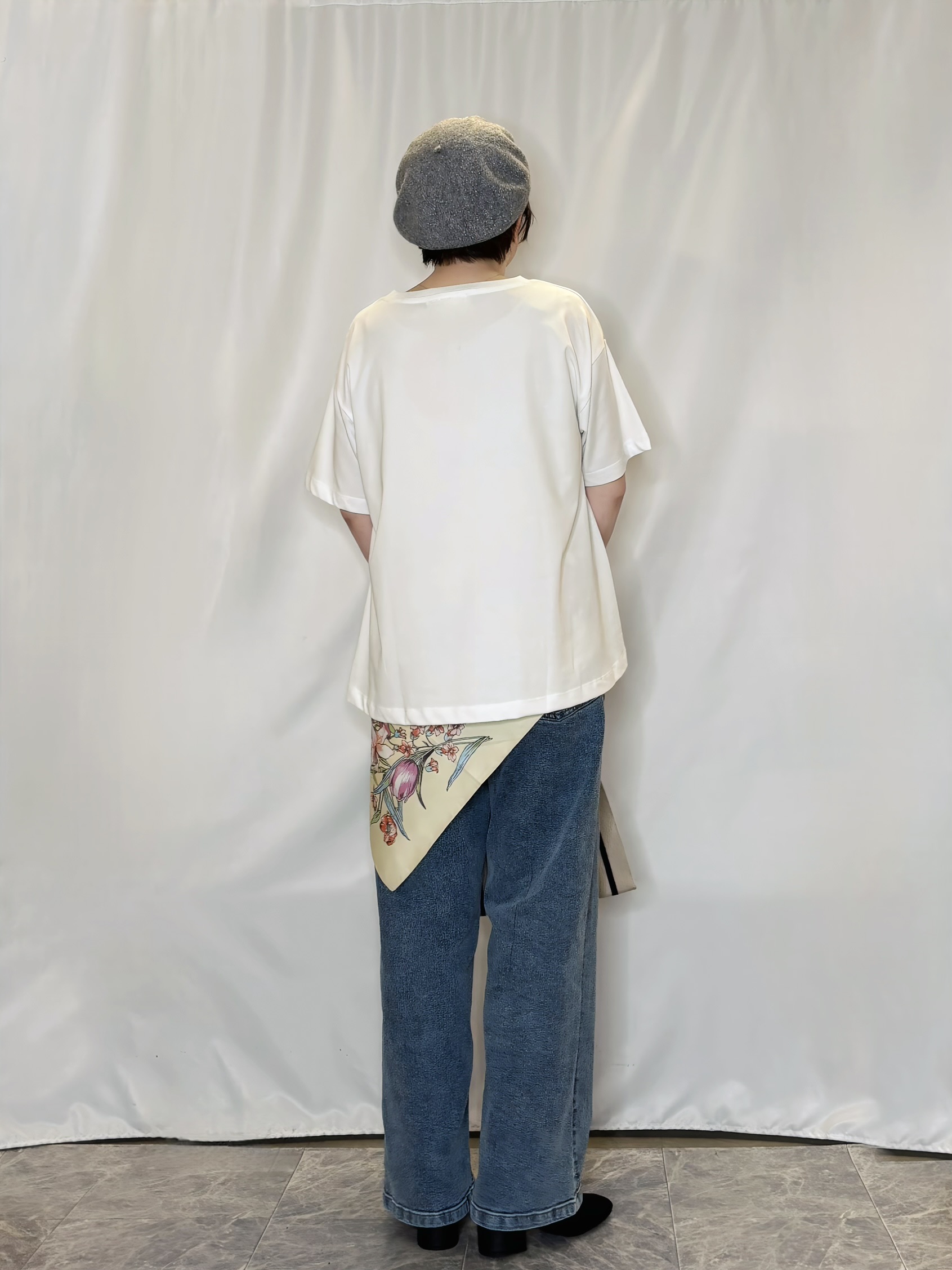 たみさんの「SHOO･LA･RUE｜【洗濯機可/体型カバー】プリントデザインが目を惹く 裾シャーリングTシャツ」を使ったコーディネート