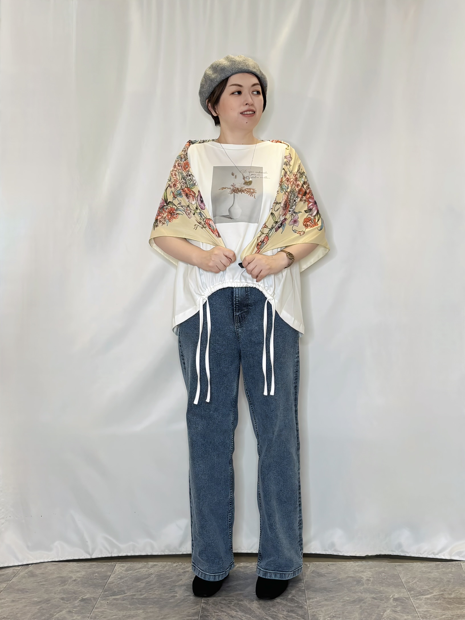たみさんの「SHOO･LA･RUE｜【洗濯機可/体型カバー】プリントデザインが目を惹く 裾シャーリングTシャツ」を使ったコーディネート