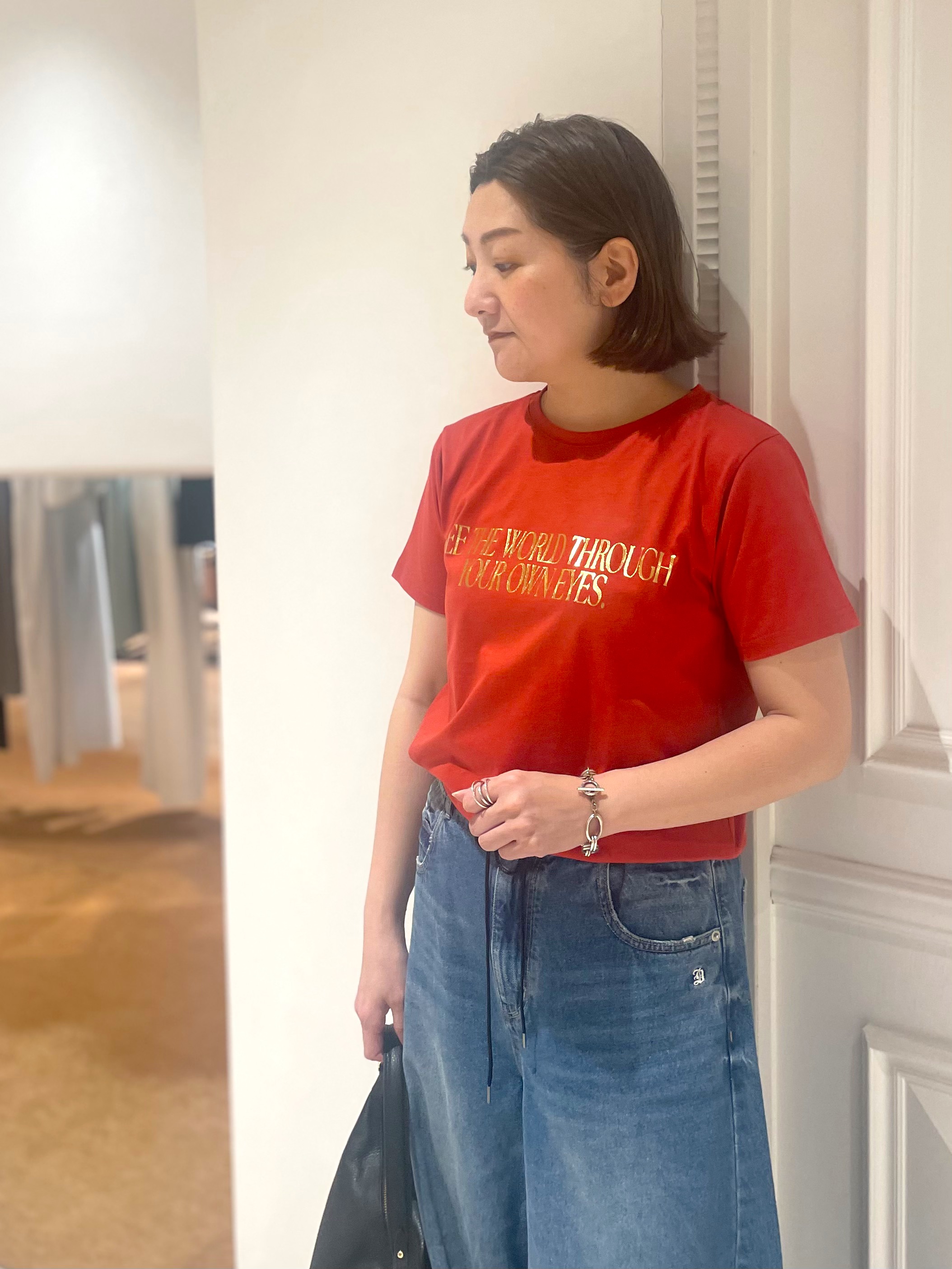 makiさんの「DRESSTERIOR｜箔プリント ロゴTシャツ」を使ったコーディネート