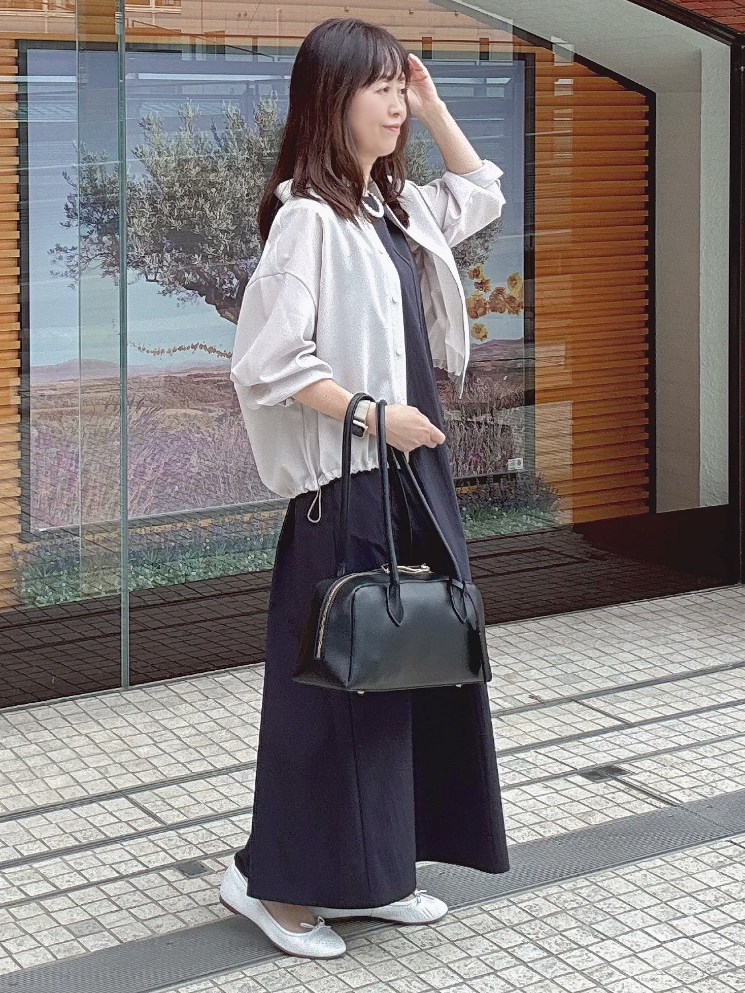 makiさんの「UNTITLED｜【秋羽織り/セットアップ可/UVカット】エアリークールドロストシャツ」を使ったコーディネート