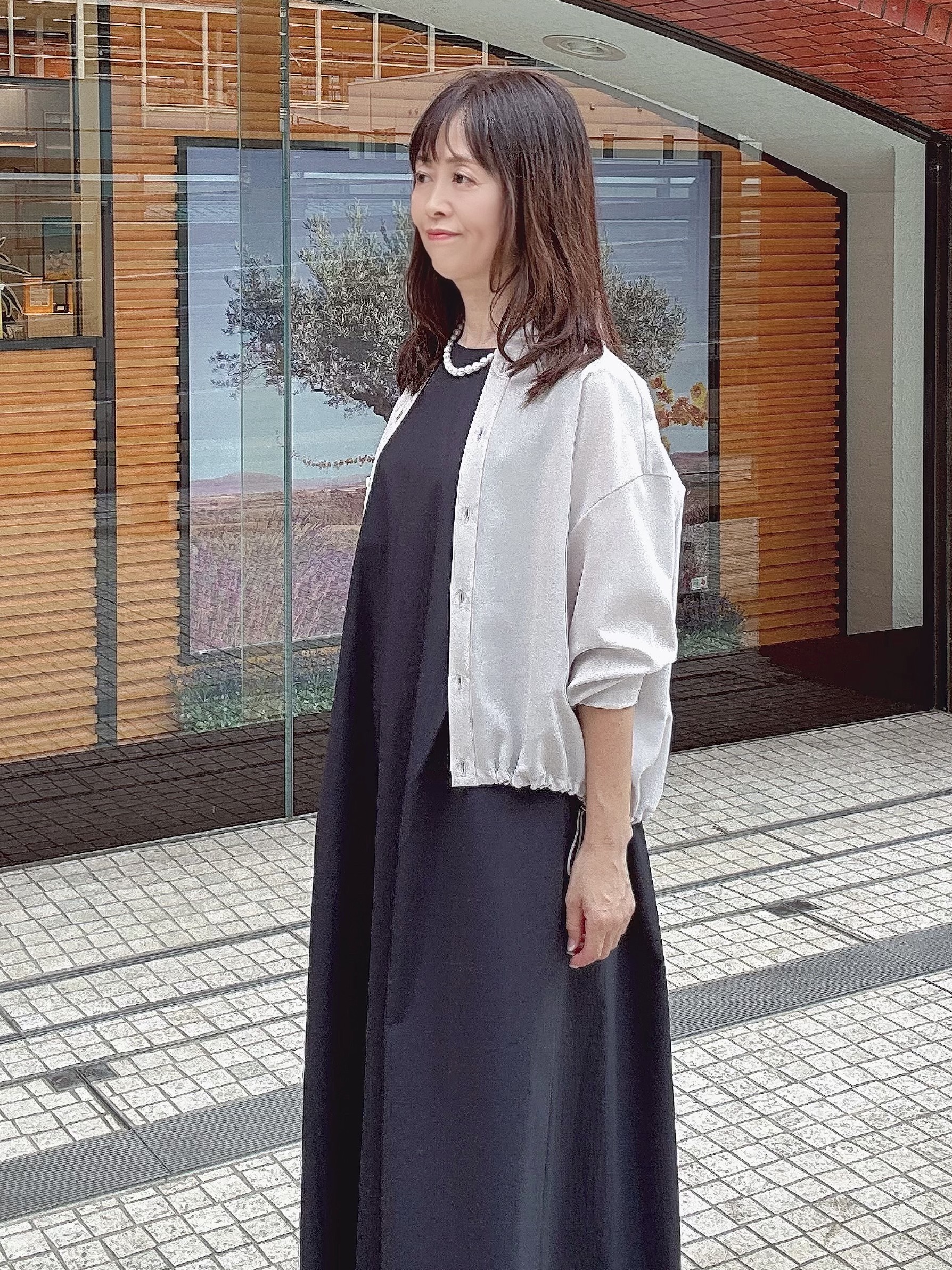 makiさんの「UNTITLED｜【秋羽織り/セットアップ可/UVカット】エアリークールドロストシャツ」を使ったコーディネート