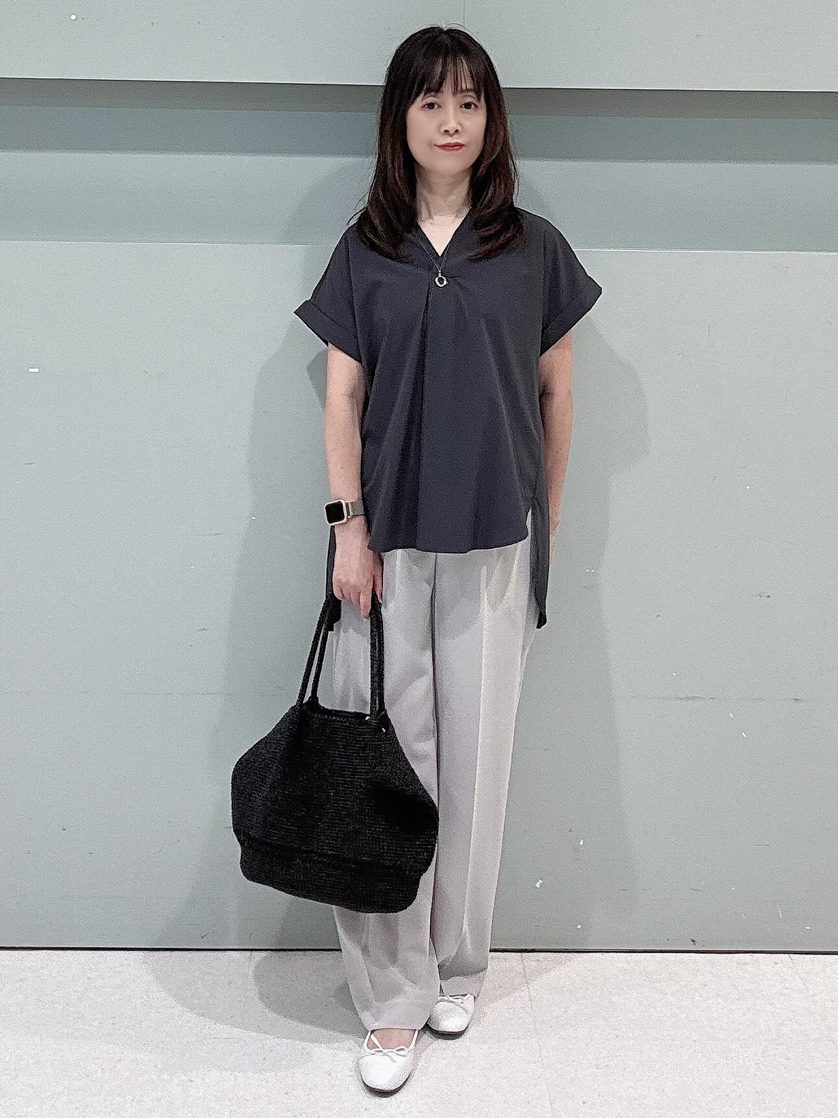 makiさんの「UNTITLED｜【吸水速乾/接触冷感】バックプリーツデザインブラウス」を使ったコーディネート
