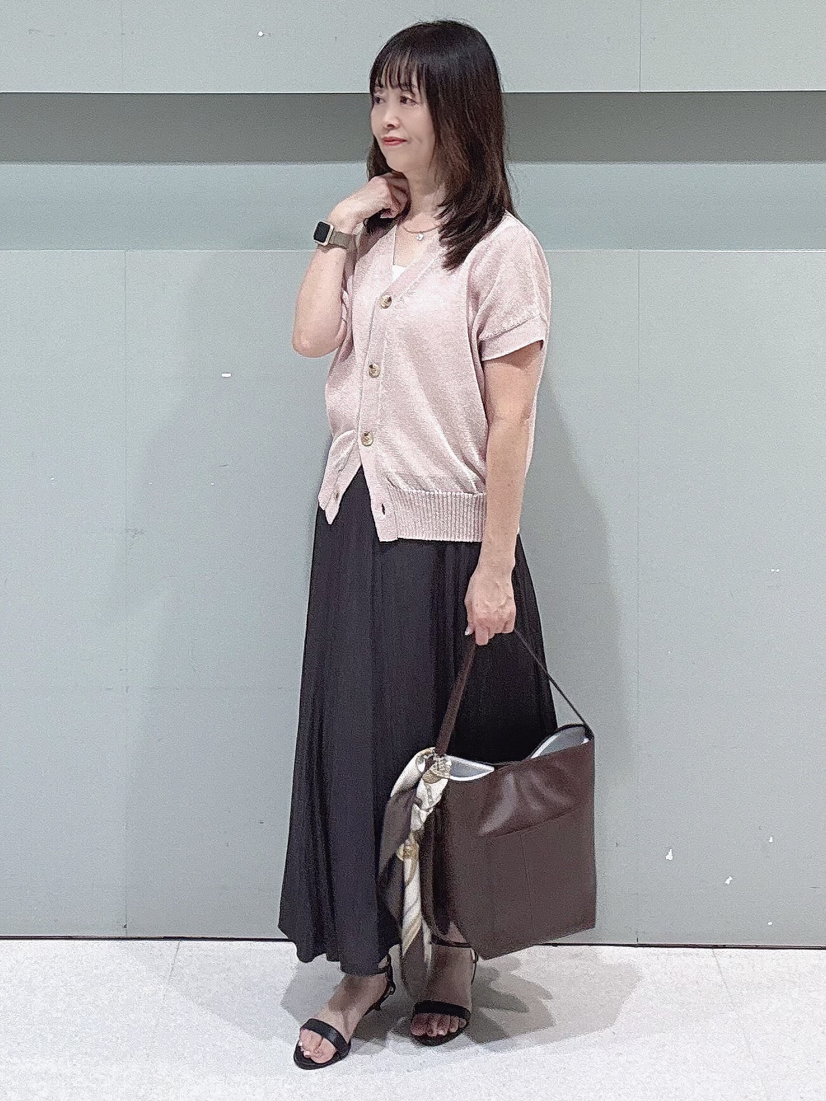 makiさんの「UNTITLED｜【洗える/清涼感】ドライタッチスリーブレスカーディガン」を使ったコーディネート