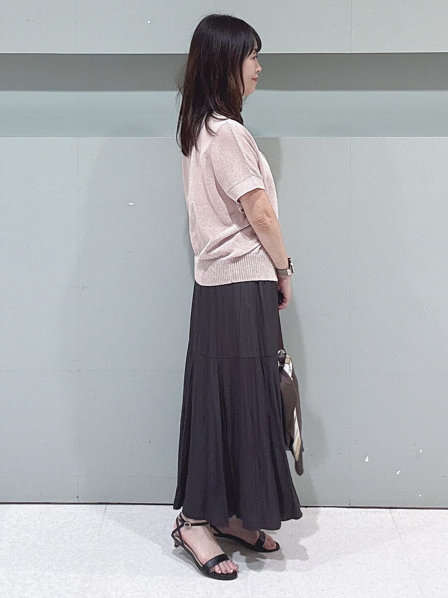 makiさんの「UNTITLED｜【洗える/清涼感】ドライタッチスリーブレスカーディガン」を使ったコーディネート
