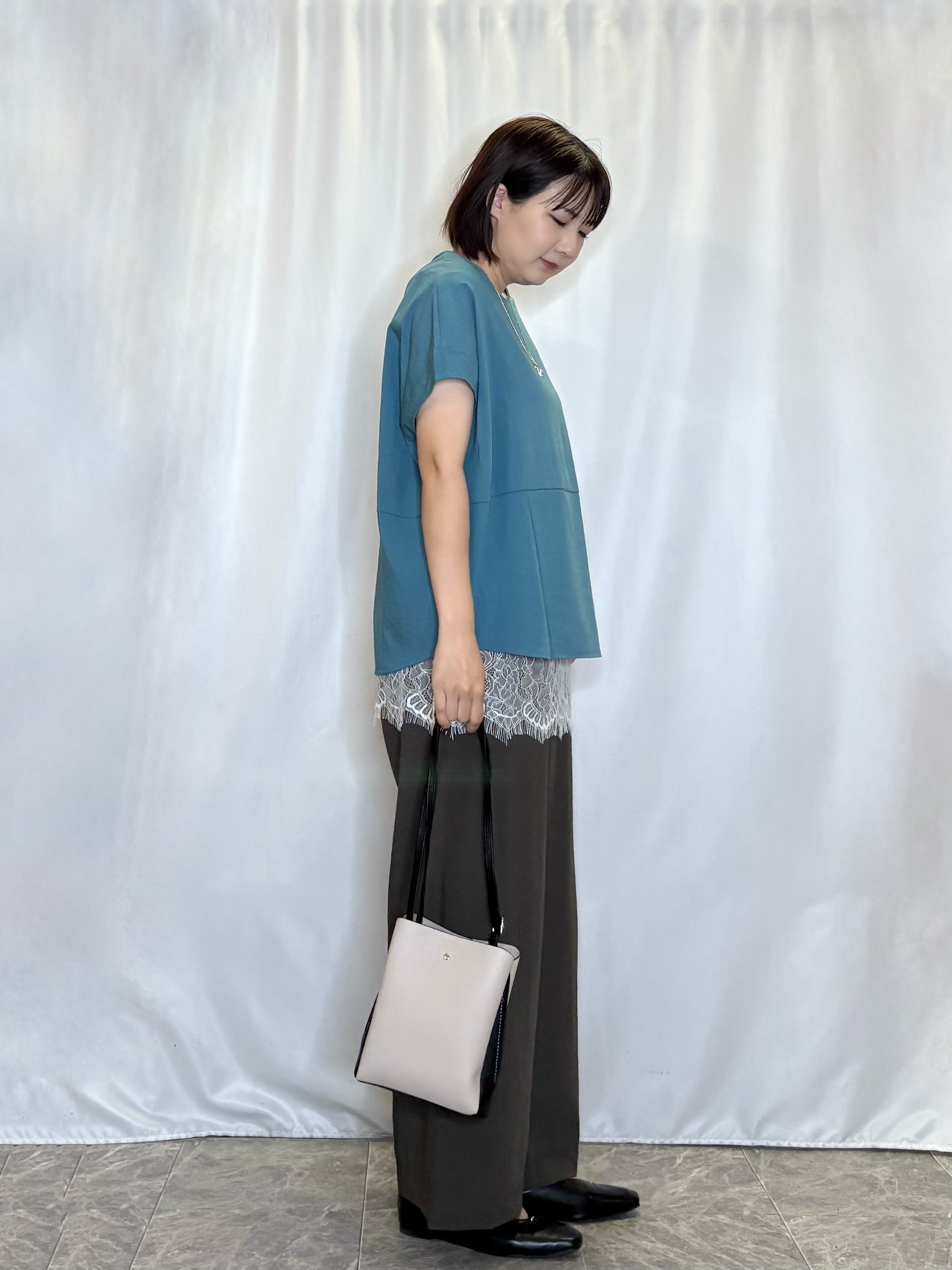 ネリさんの「SHOO･LA･RUE｜【洗濯機可/セットアップ可】軽凛(かろりん) シンプル上品 ひんやり切替コクーントップス」を使ったコーディネート