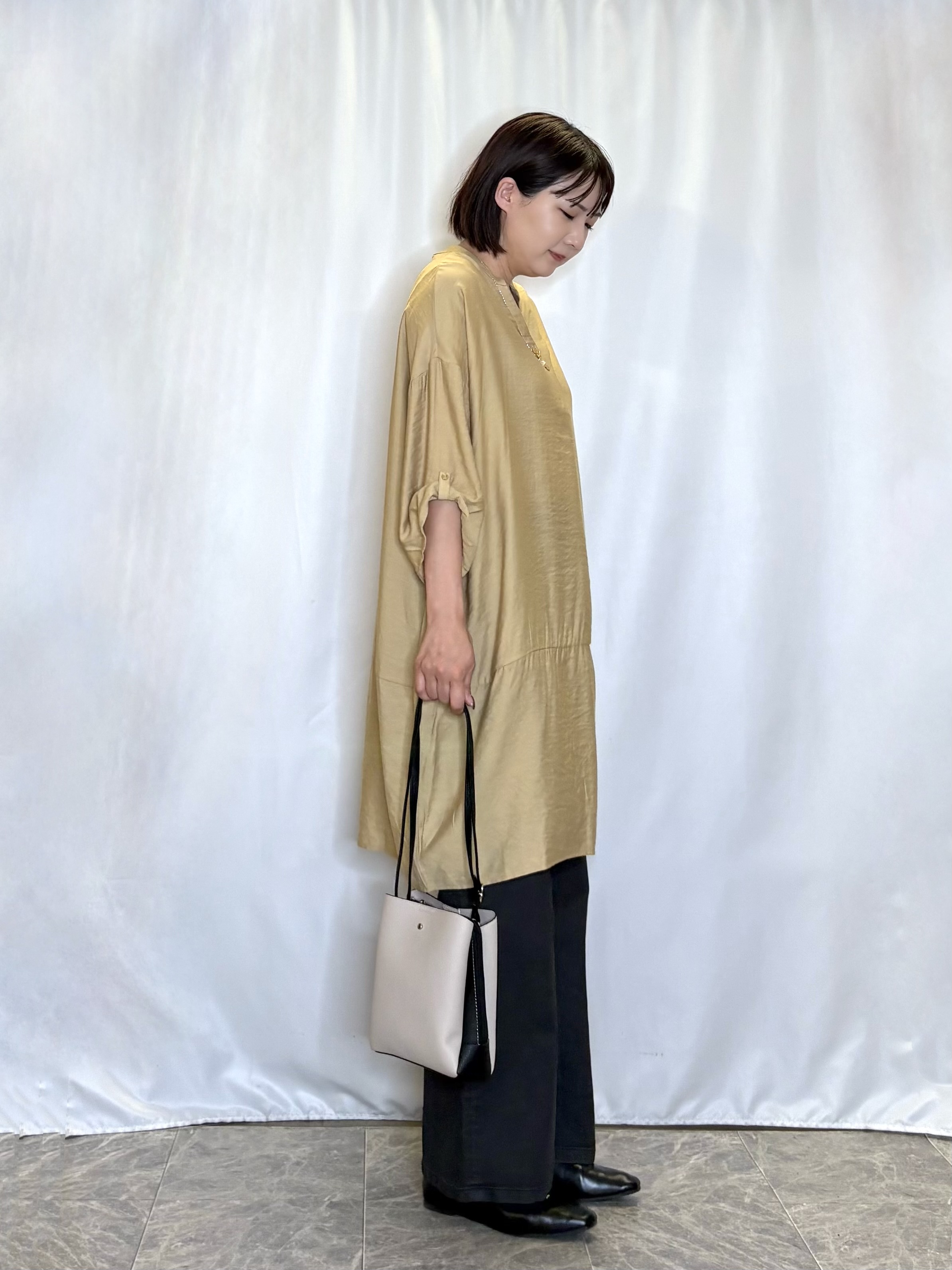 ネリさんの「SHOO･LA･RUE｜【ひんやり/S-LL/洗濯後しわになりにくい】秋まで活躍 ゆるっとリラックス 7分袖チュニック」を使ったコーディネート
