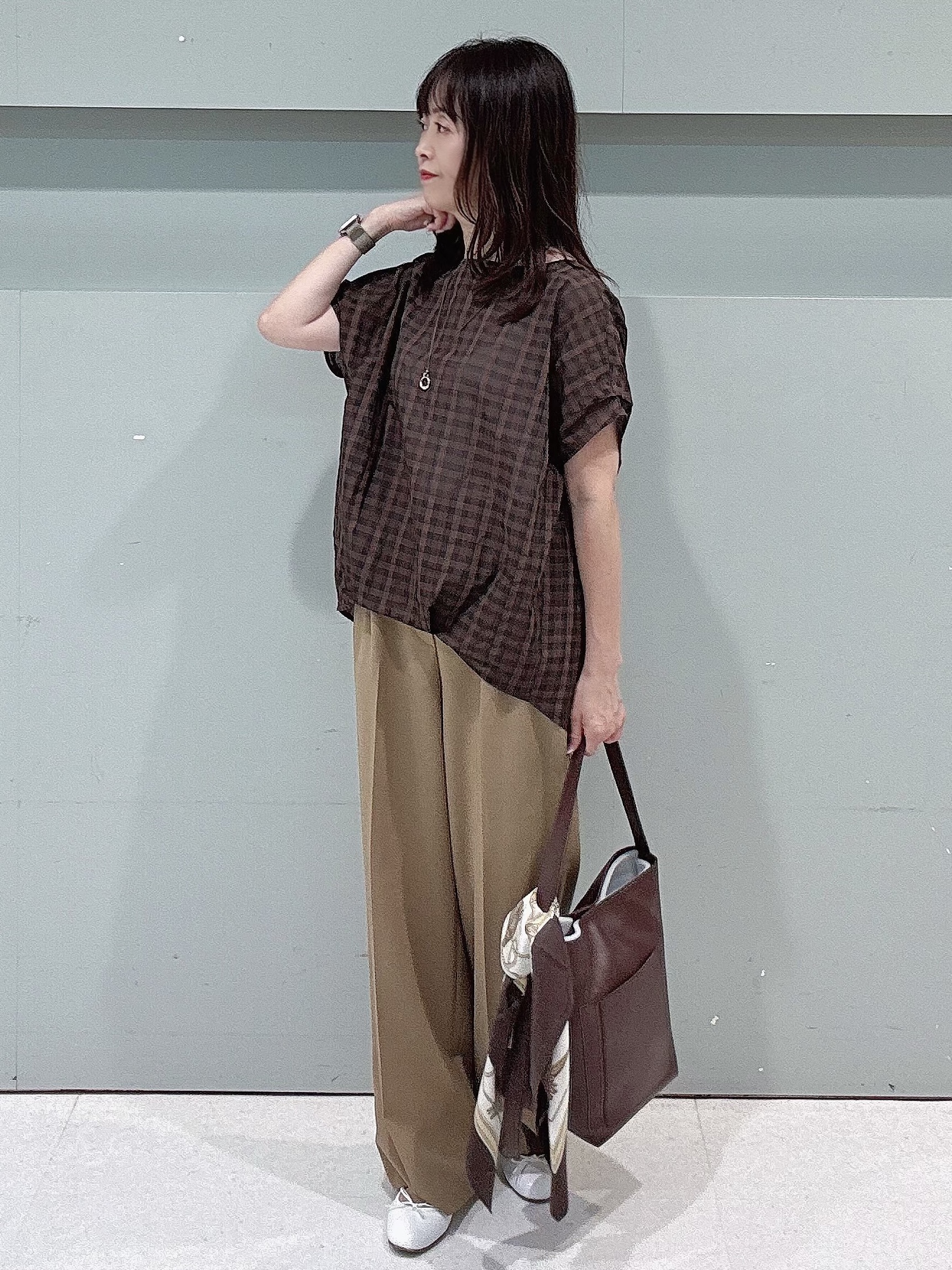 makiさんの「UNTITLED｜【秋めきシャツ/体型カバー】シアーチェックブラウス」を使ったコーディネート