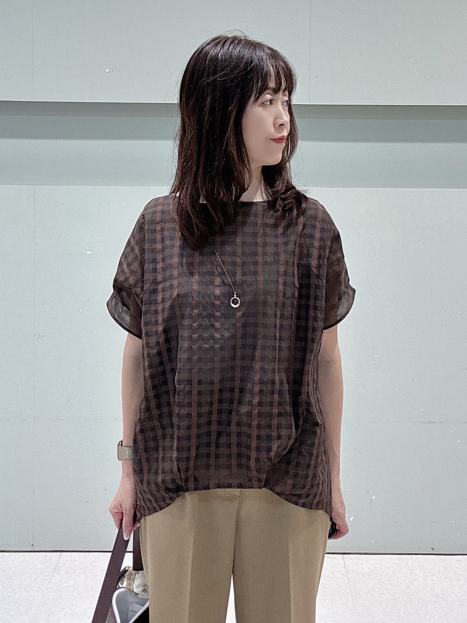 makiさんの「UNTITLED｜【秋めきシャツ/体型カバー】シアーチェックブラウス」を使ったコーディネート