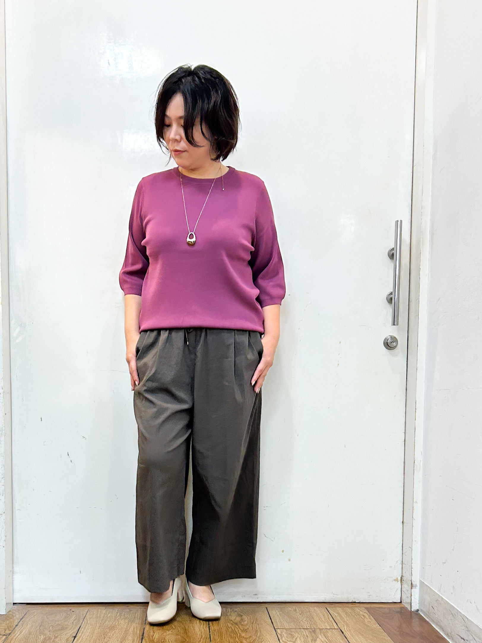haruさんの「SHOO･LA･RUE｜【ガンガン洗える/ひんやり/UV/毛玉になりにくい】二の腕見せない 5分袖ニット」を使ったコーディネート