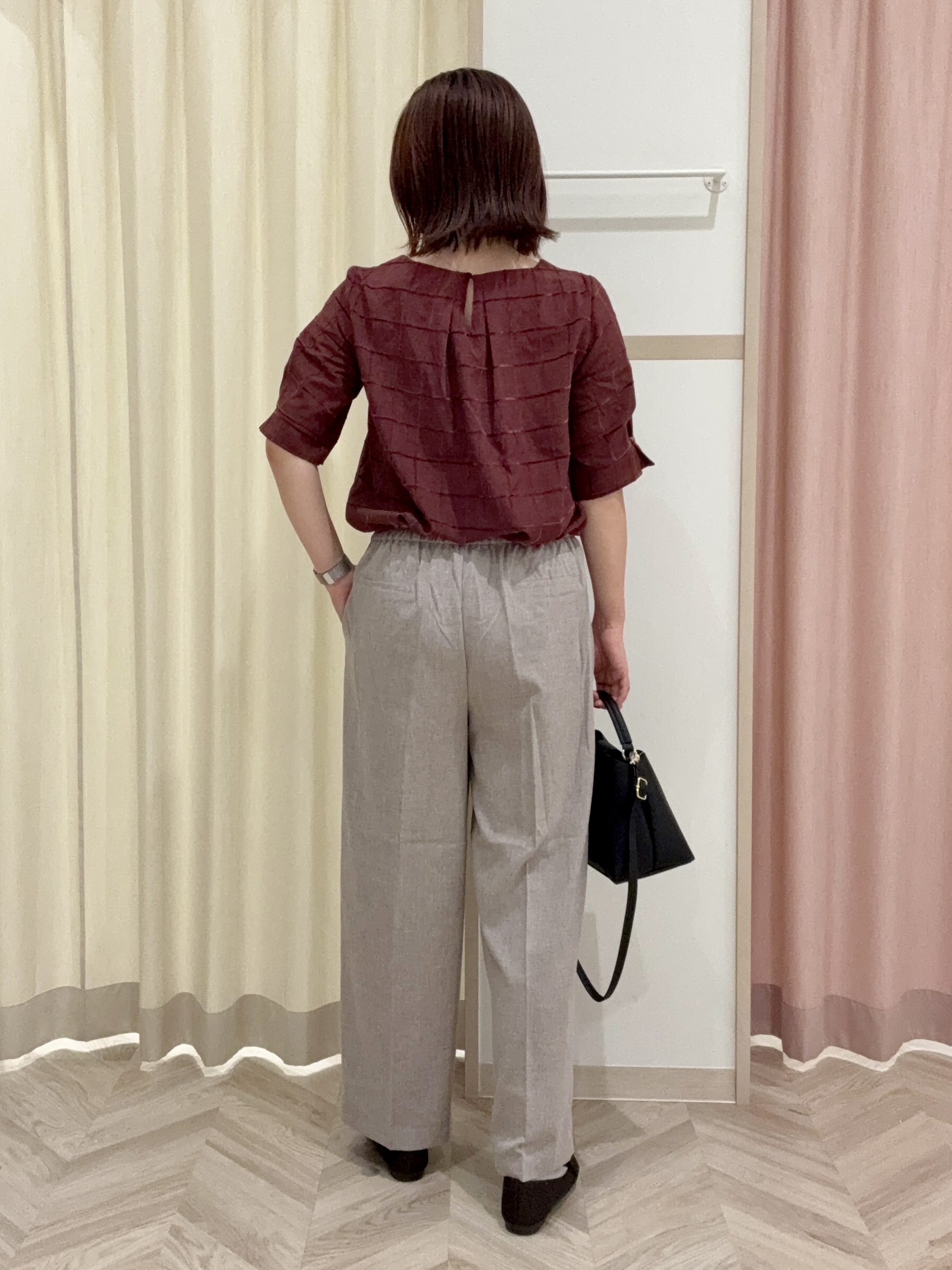 kさんの「SHOO･LA･RUE｜【セットアップ可/S-LL】夏でも感じられる秋気分 モールチェックタックスリーブ ブラウス」を使ったコーディネート