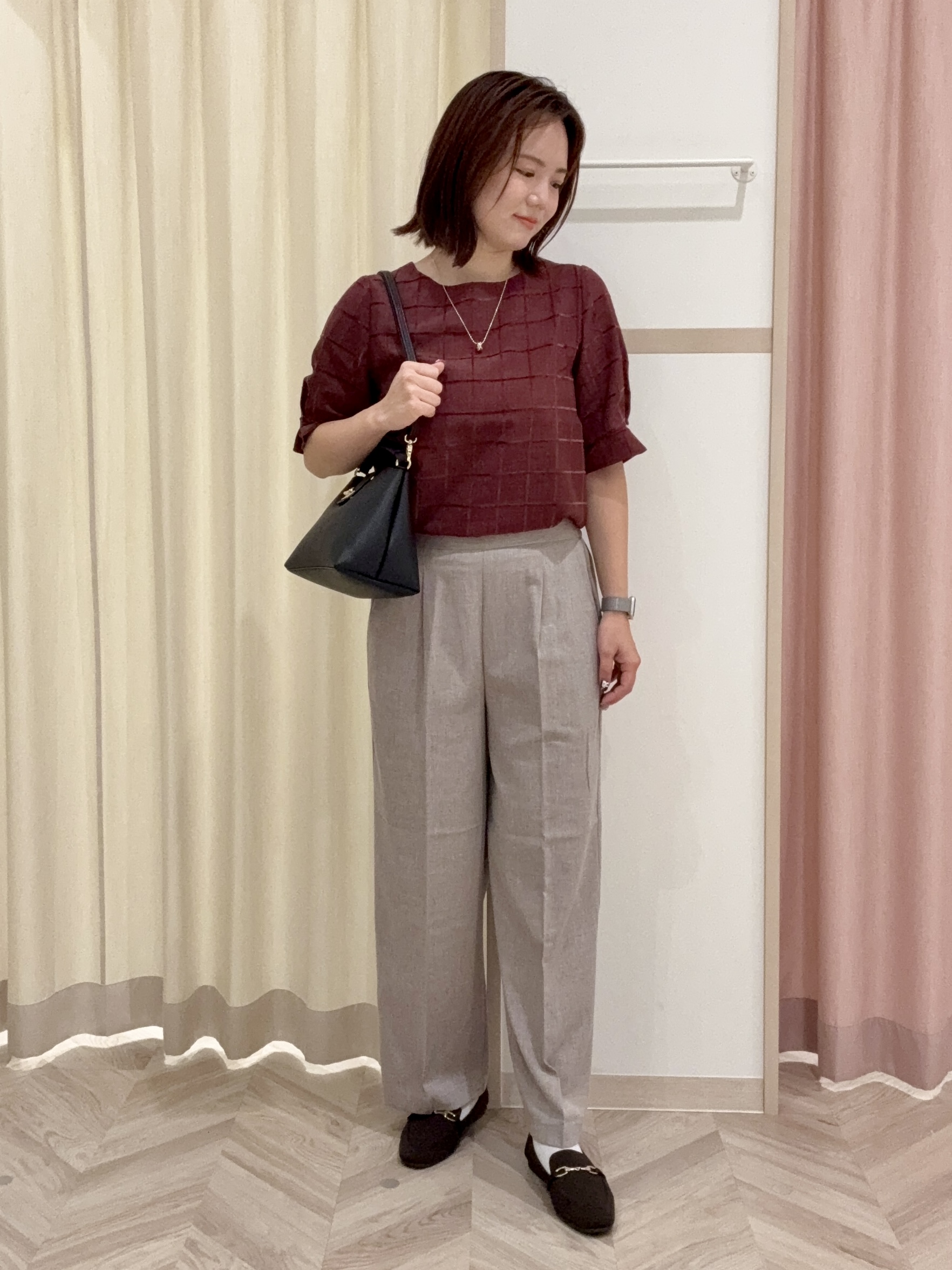 kさんの「SHOO･LA･RUE｜【セットアップ可/S-LL】夏でも感じられる秋気分 モールチェックタックスリーブ ブラウス」を使ったコーディネート