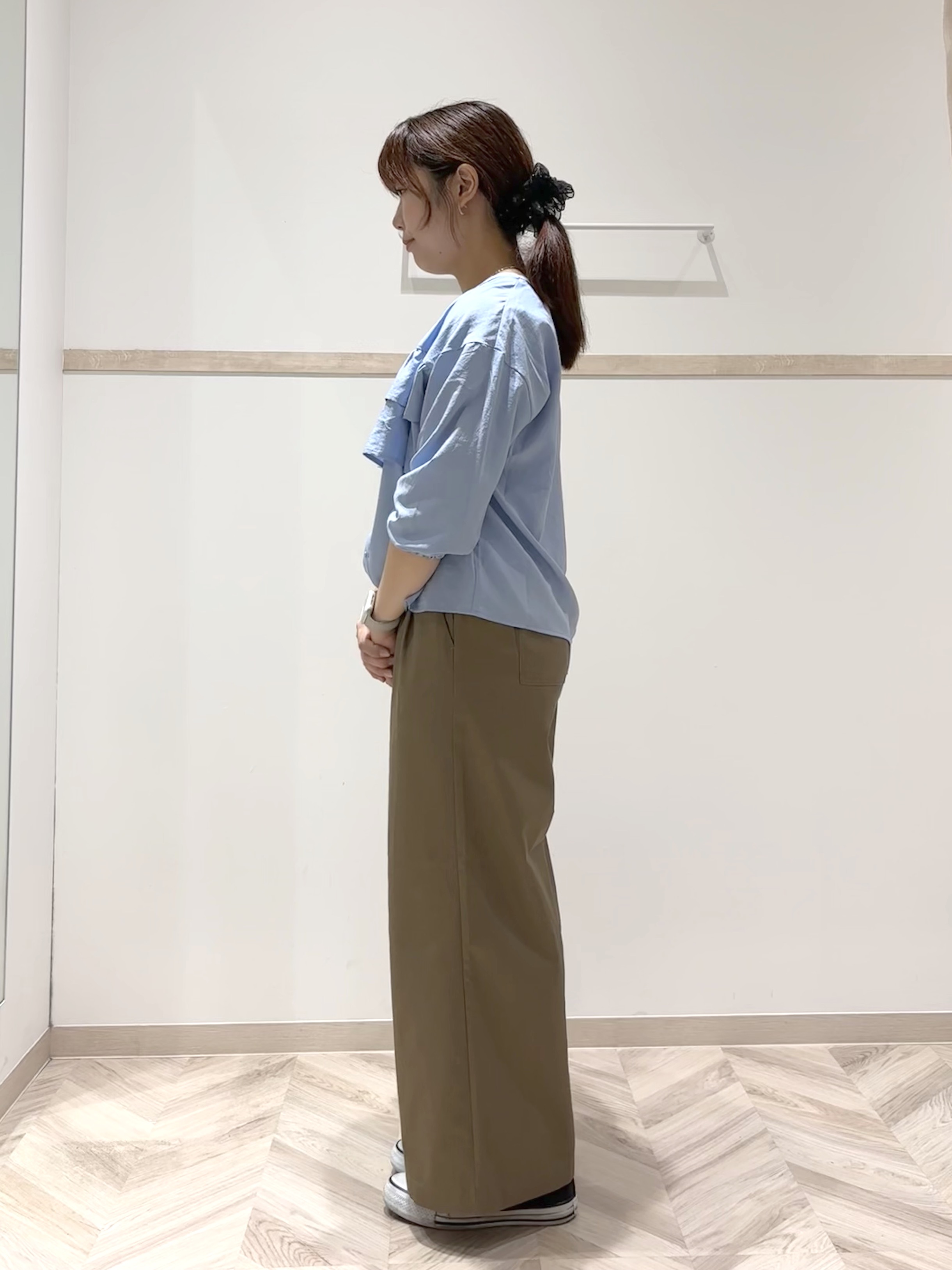 donpiさんの「SHOO･LA･RUE｜【S-LL/洗濯機可】1枚で華やか ティアードフリルブラウス」を使ったコーディネート
