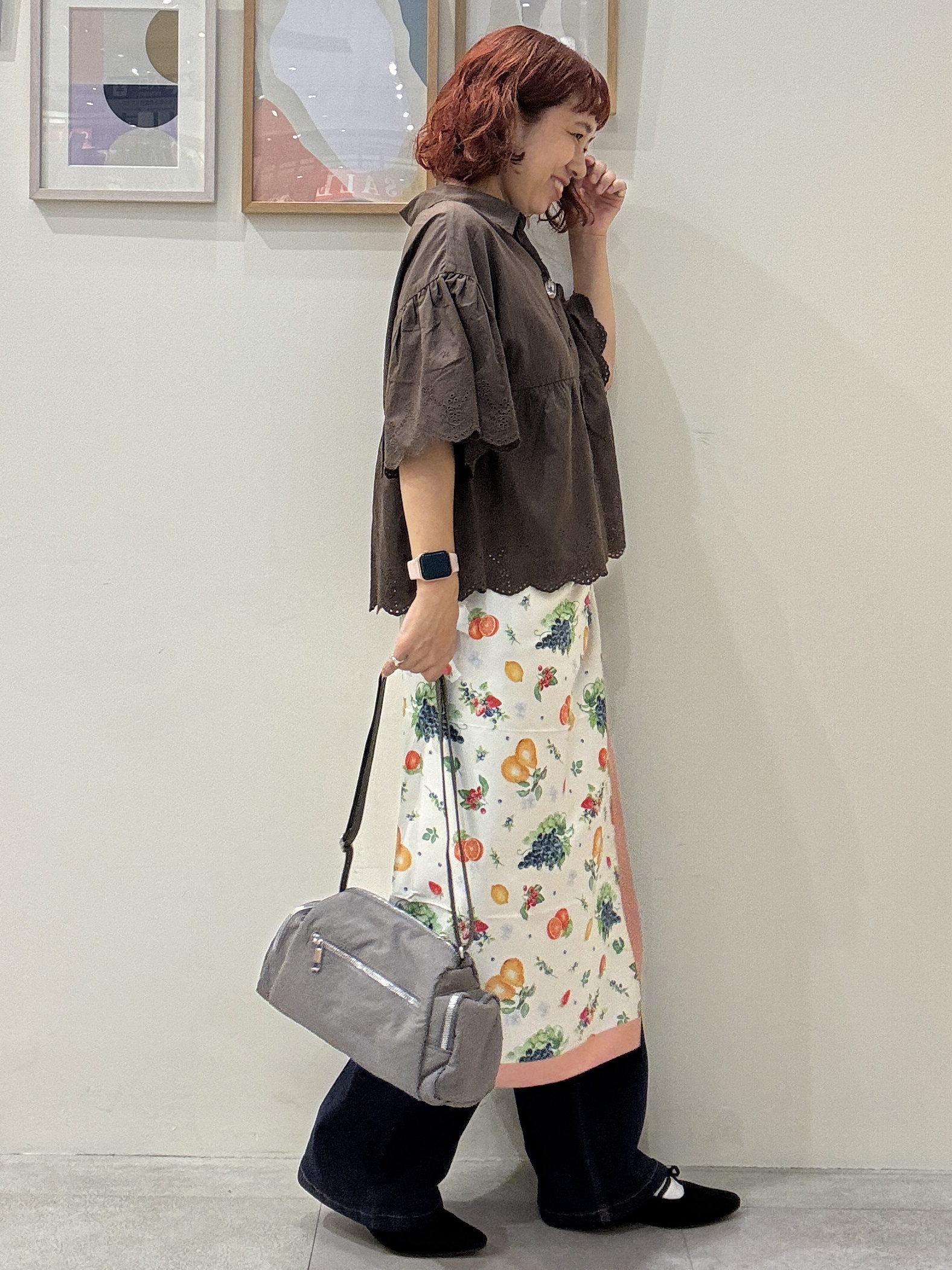 たけぴさんの「SHOO･LA･RUE｜【洗濯機可/綿100％/体型カバー】刺繍レースがこなれ見え 二の腕が隠せる ペプラムブラウス」を使ったコーディネート